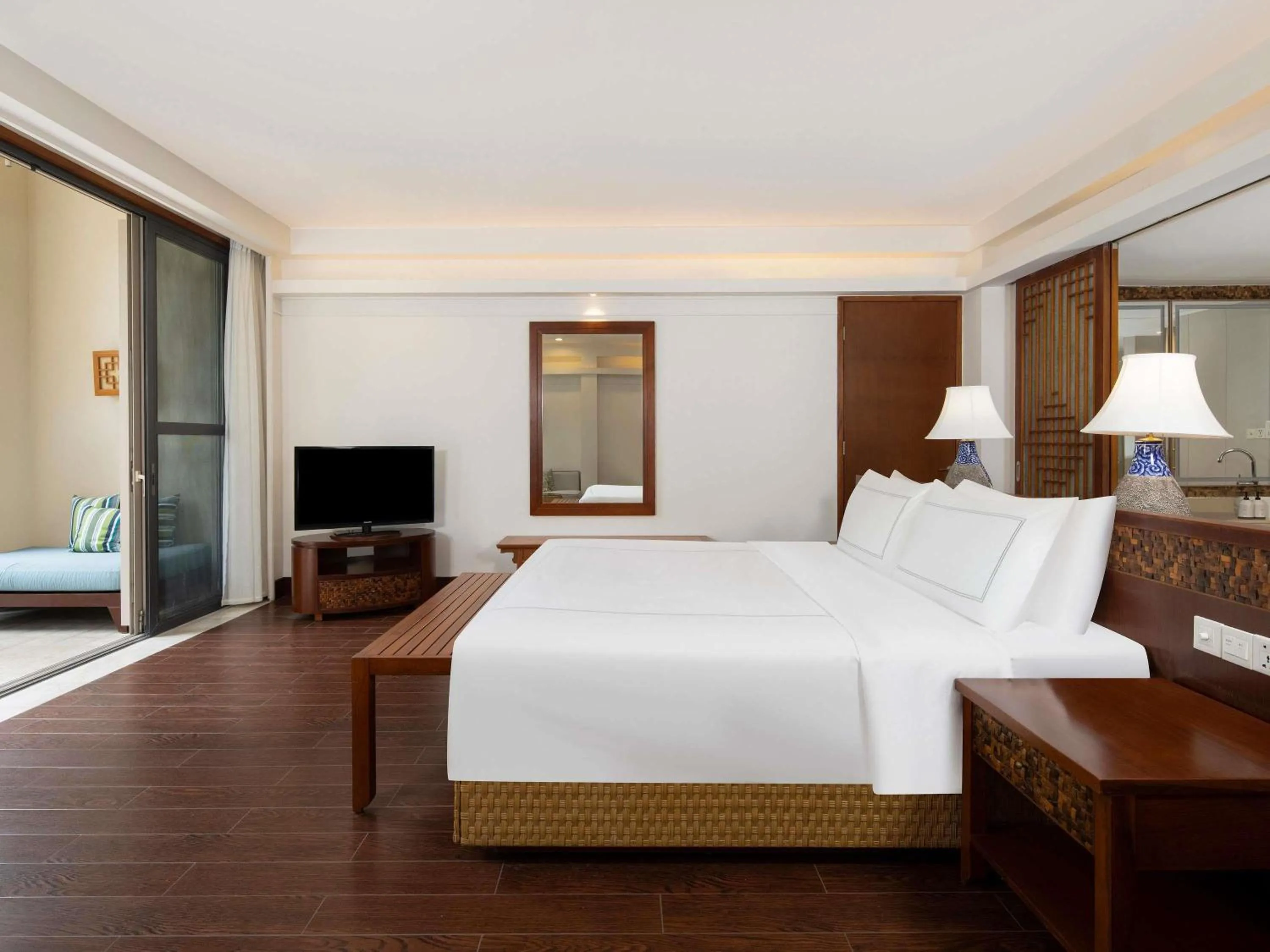 Bedroom, Bed in Swissôtel Sanya Yalong Bay