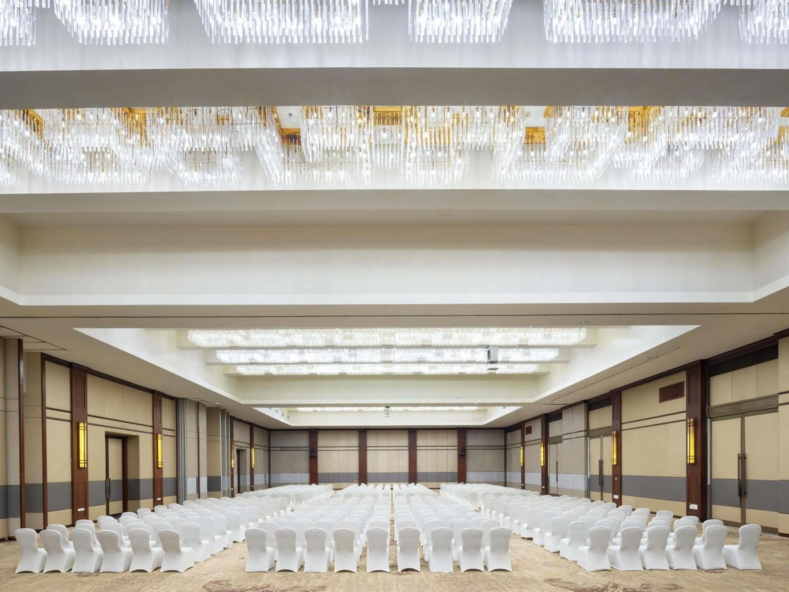 Meeting/conference room in Swissôtel Sanya Yalong Bay