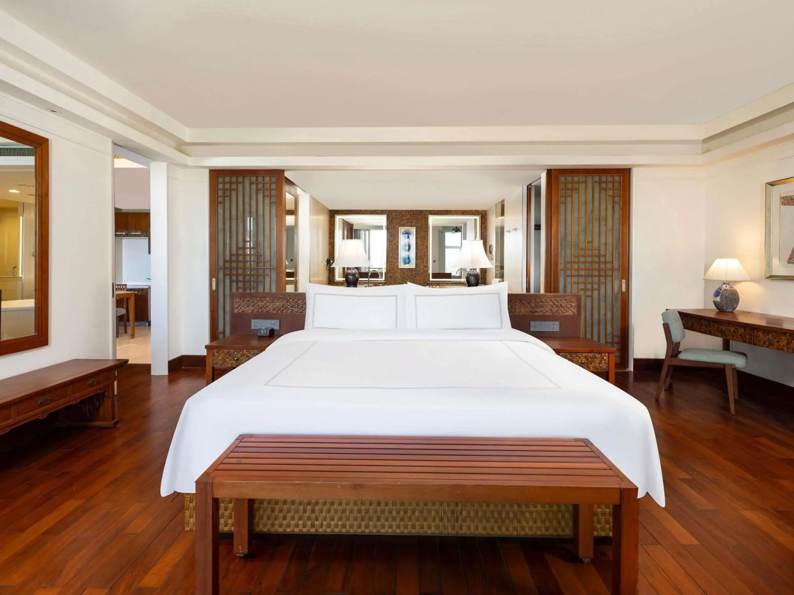 Suite,1 King Size Bed, One Bedroom and One Livingroom in Swissôtel & Spa Sanya Yalong Bay Suite,1 King Size Bed, One Bedroom and One Livingroom in Swissôtel & Spa Sanya Yalong Bay