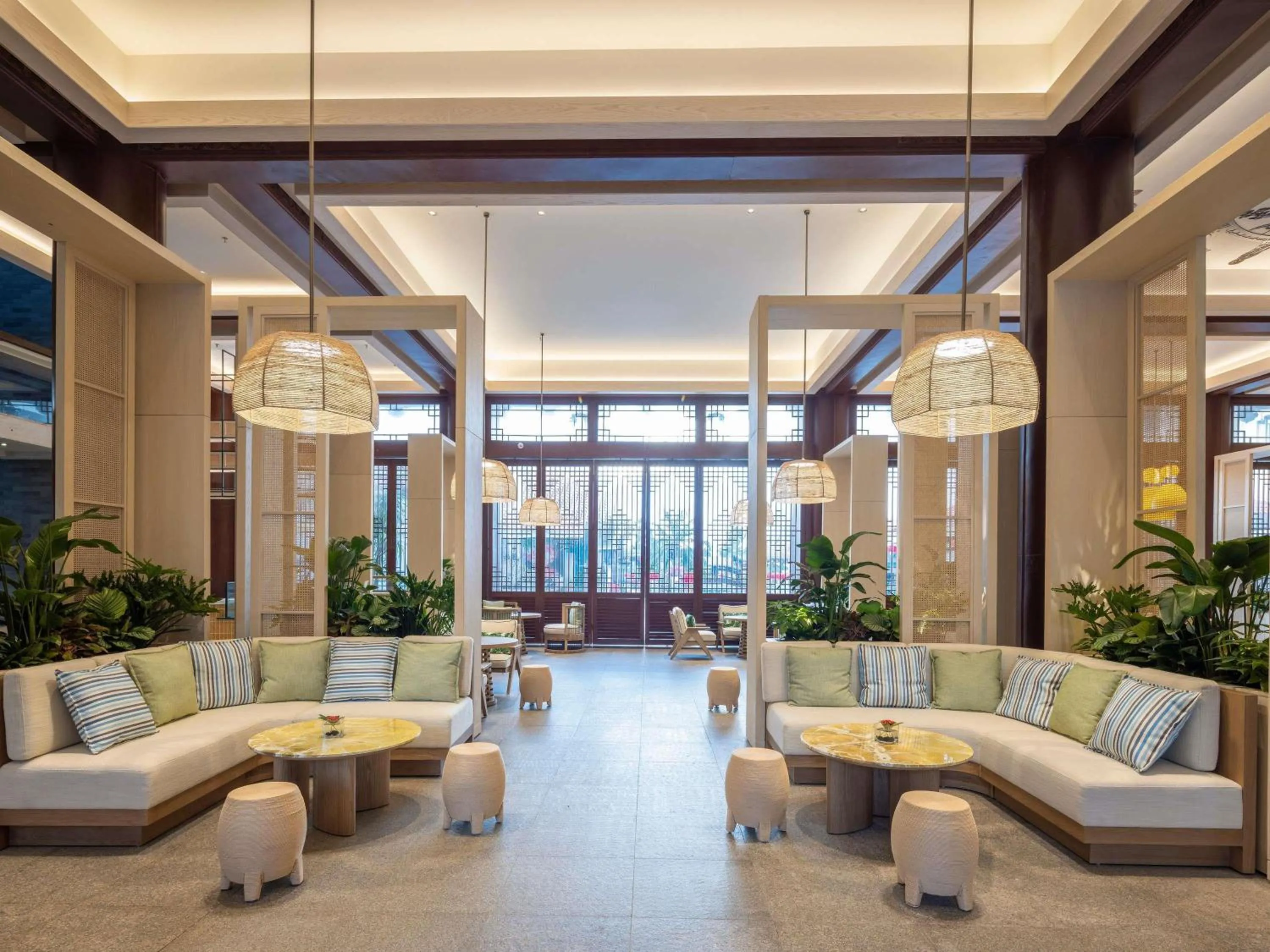 Lounge or bar in Swissôtel Sanya Yalong Bay