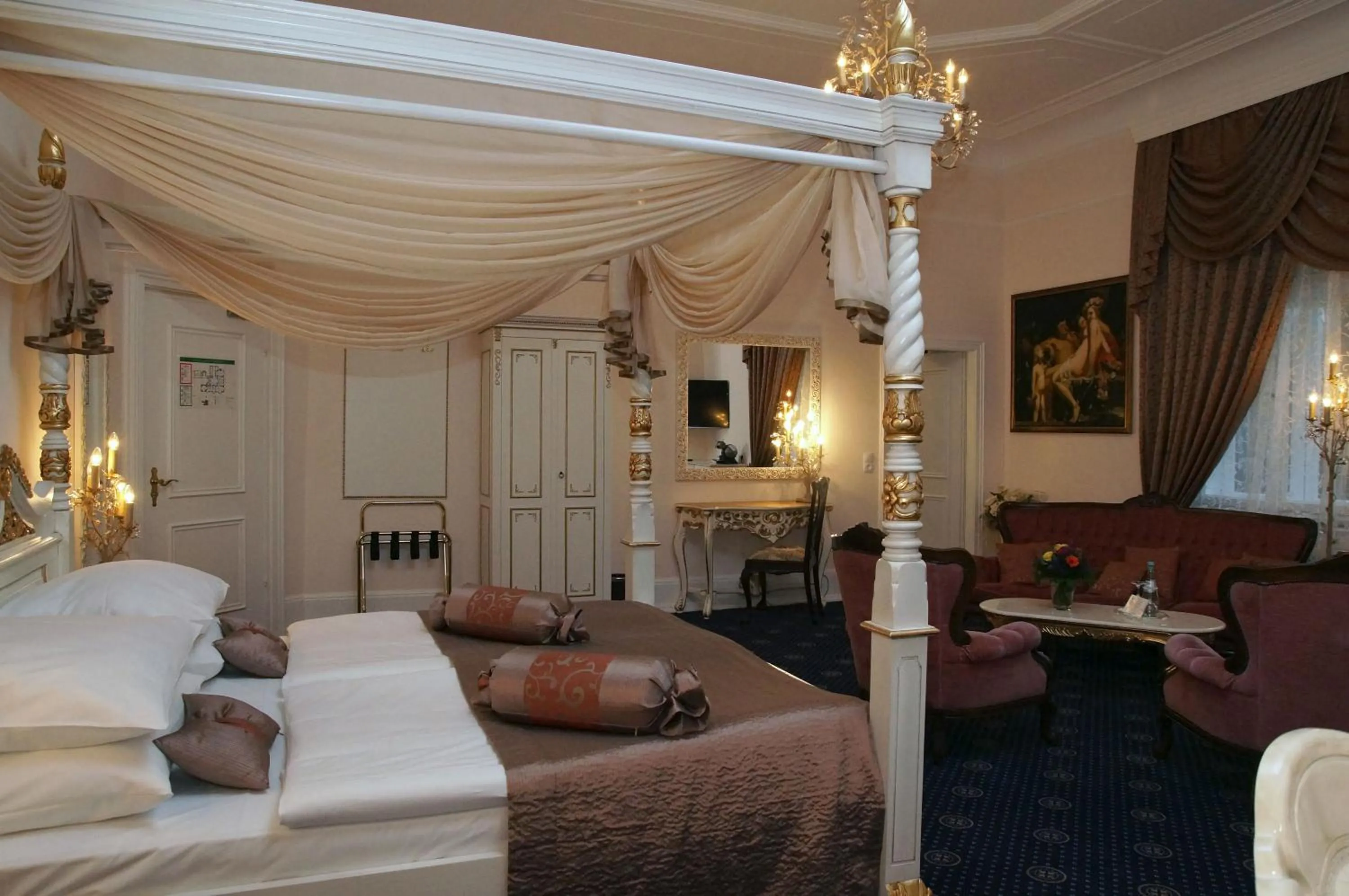 Bed in Schloss Hotel Wolfsbrunnen