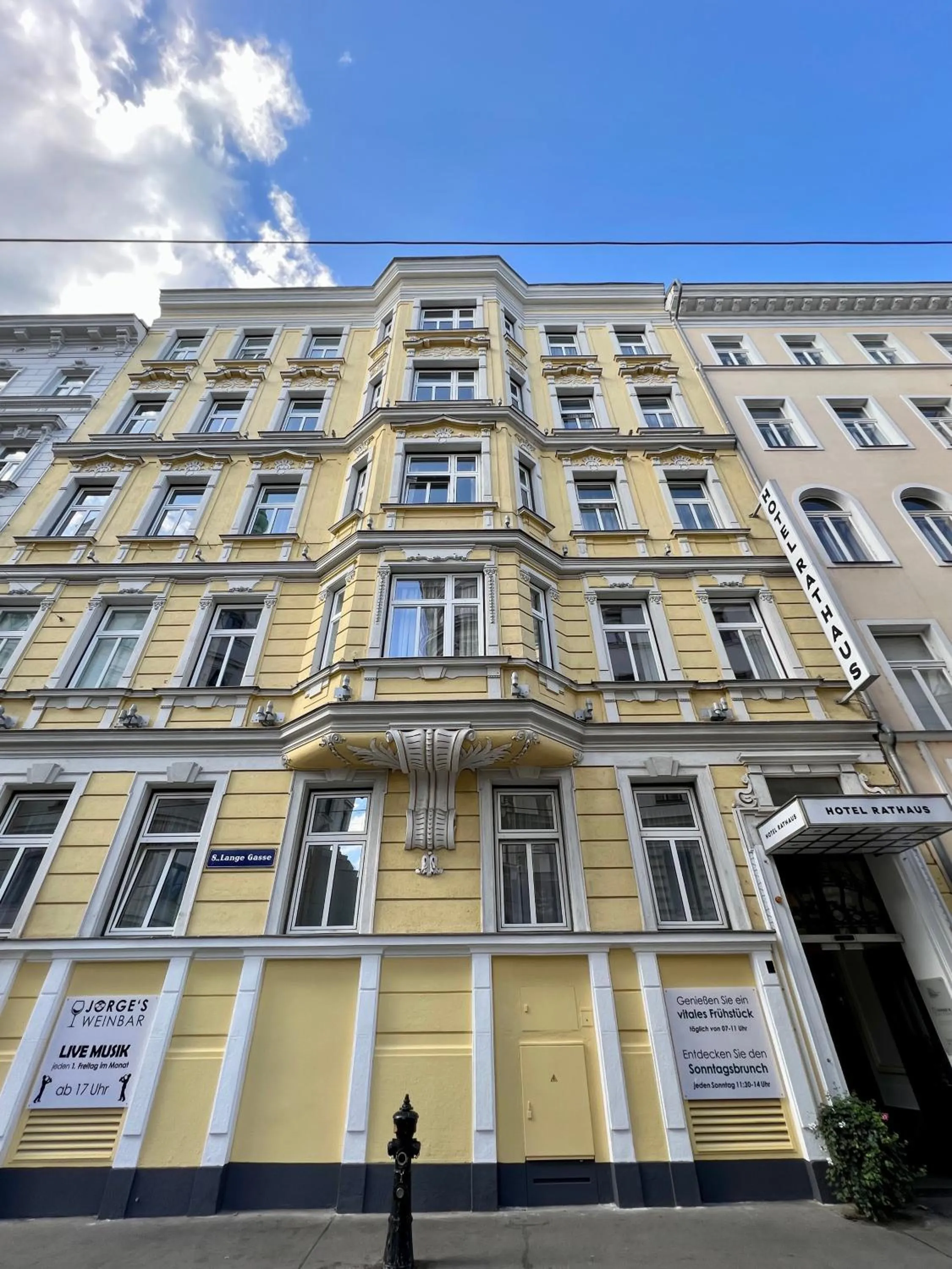 Facade/entrance in Hotel Rathaus - Wein & Design