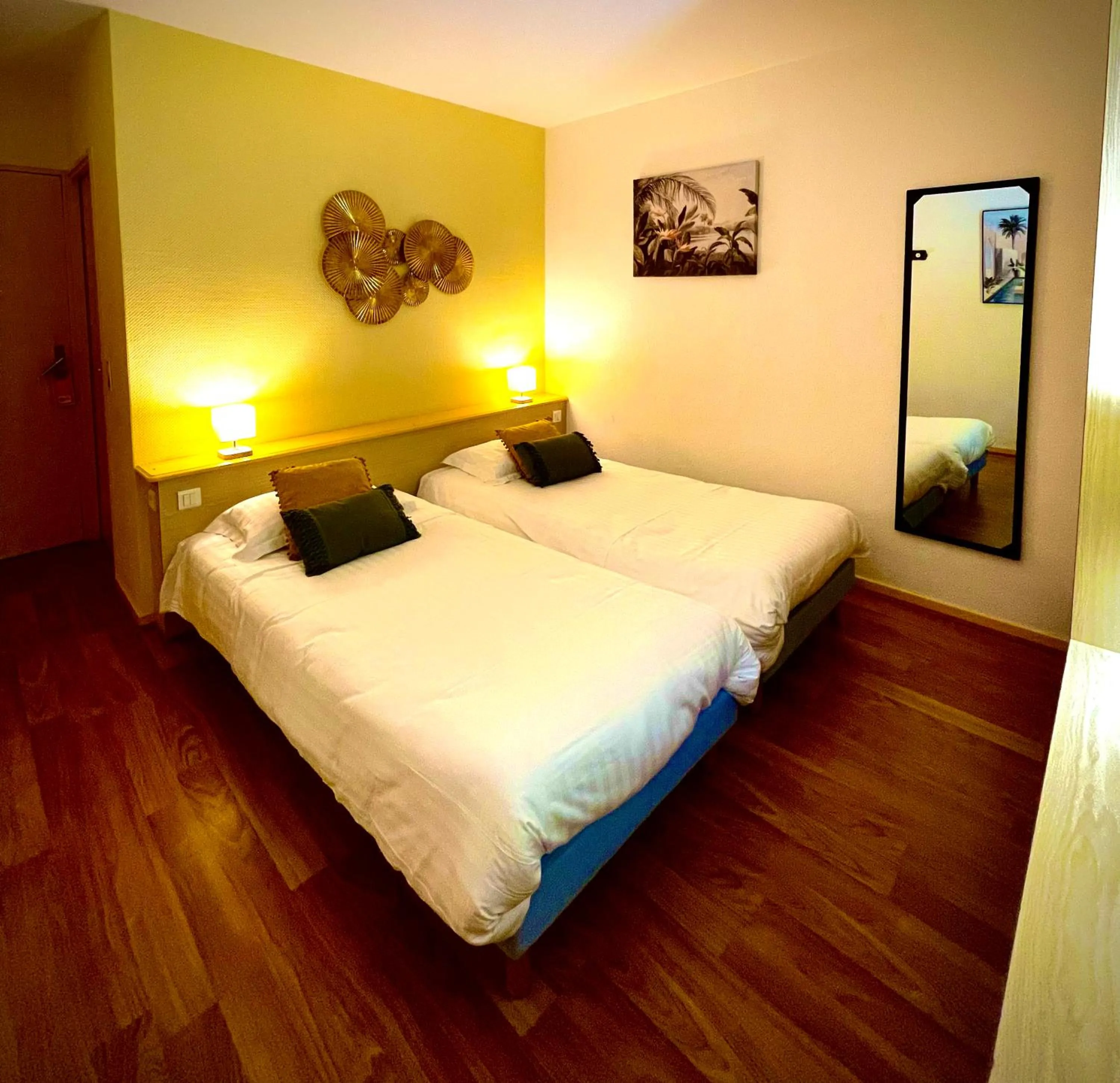 Photo of the whole room, Bed in Le Mont Brouilly