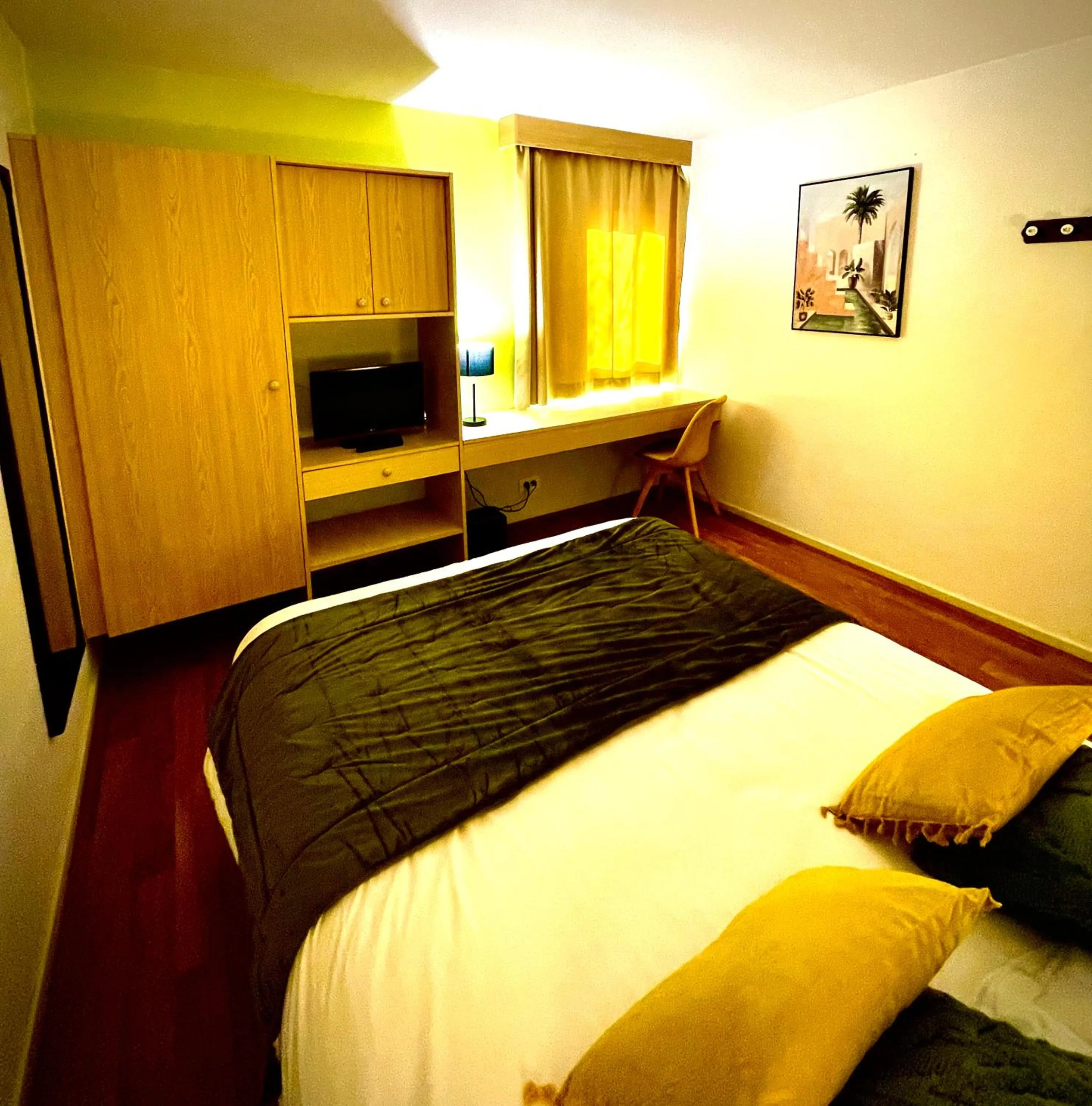 Photo of the whole room, Bed in Le Mont Brouilly