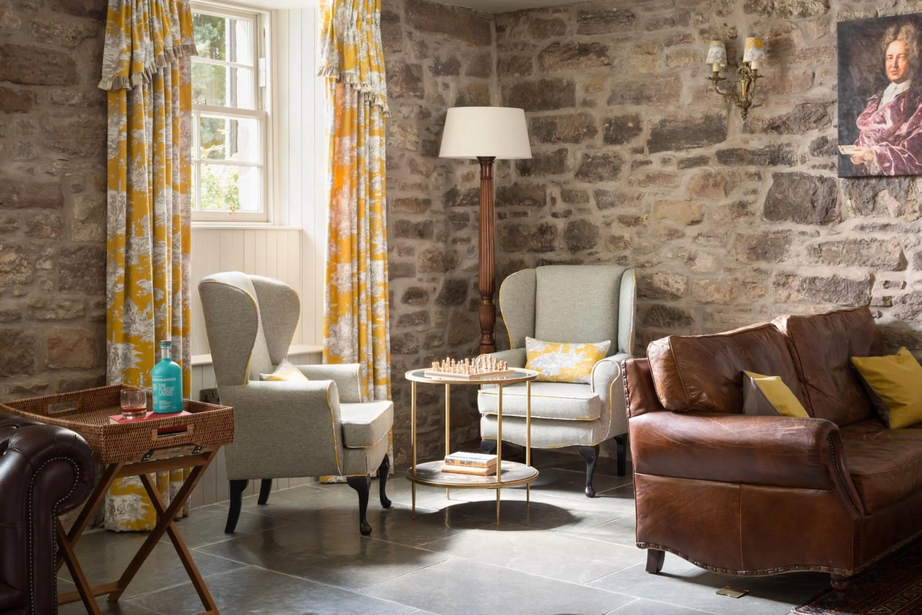 Library in Meikleour Arms Hotel & Restaurant