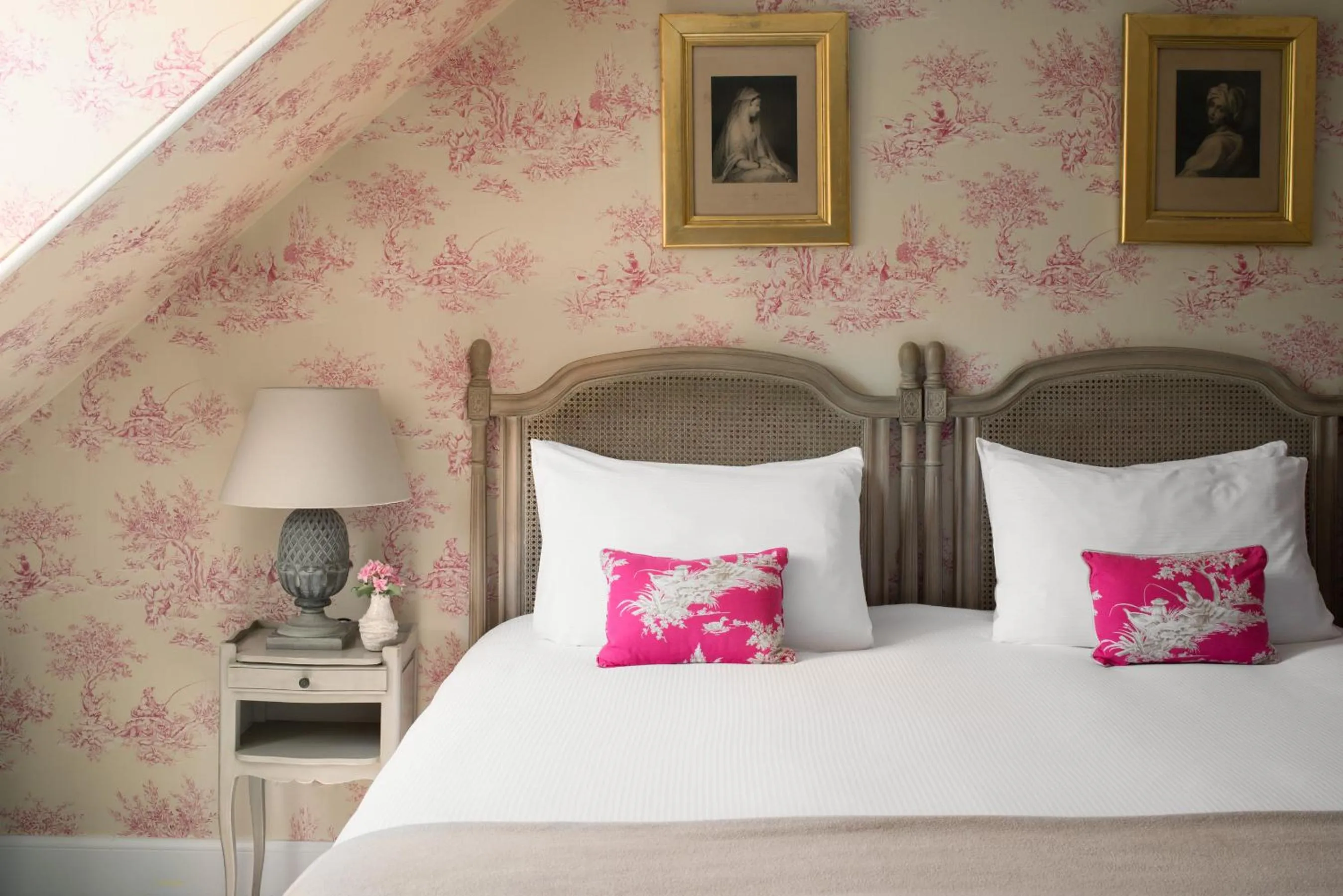 Bedroom, Bed in Meikleour Arms Hotel & Restaurant