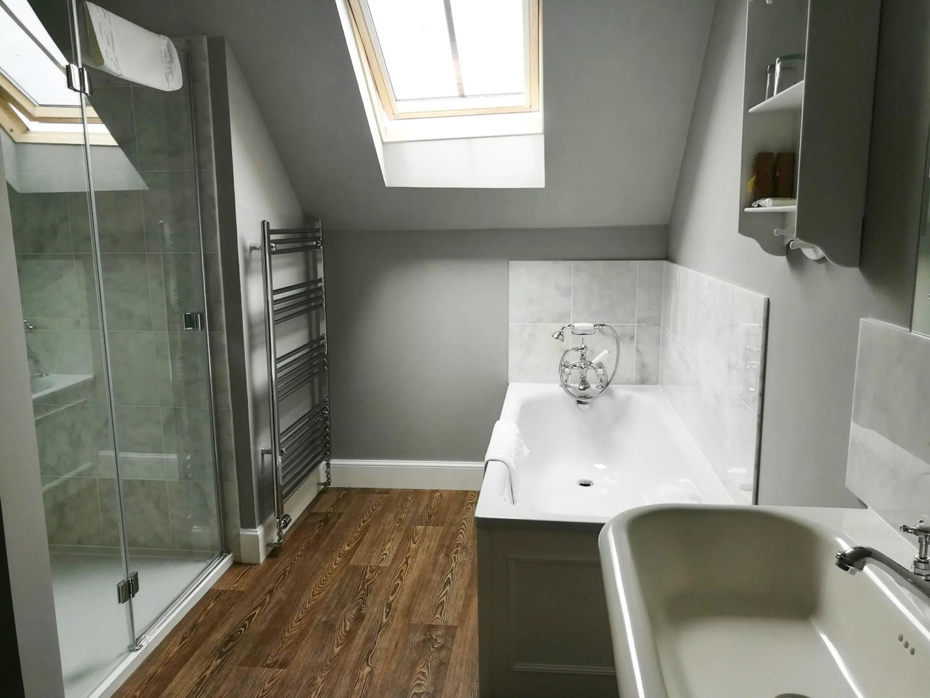 Shower in Meikleour Arms Hotel & Restaurant