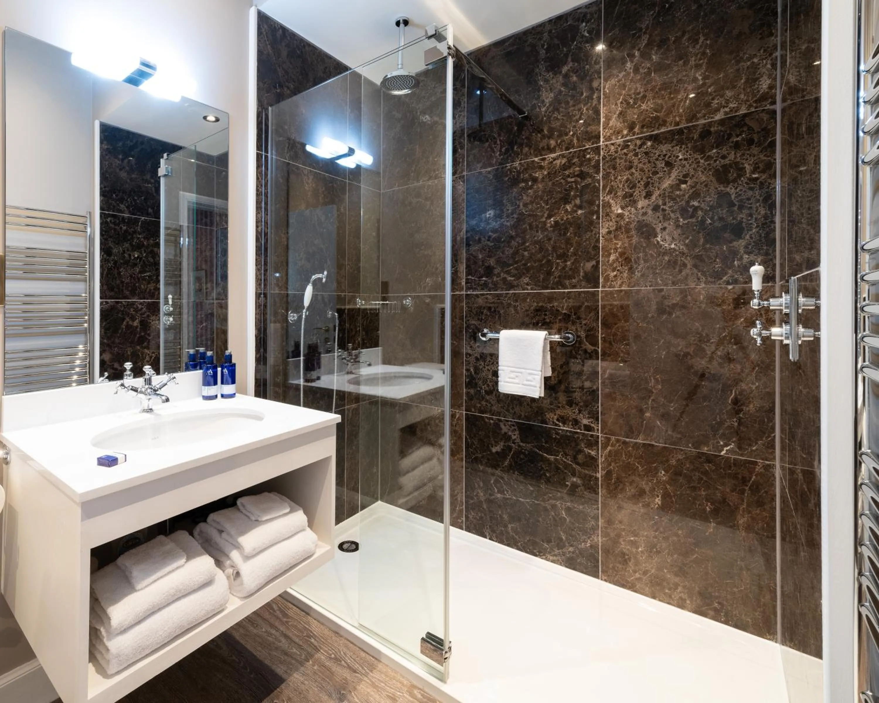 Bathroom in Meikleour Arms Hotel & Restaurant