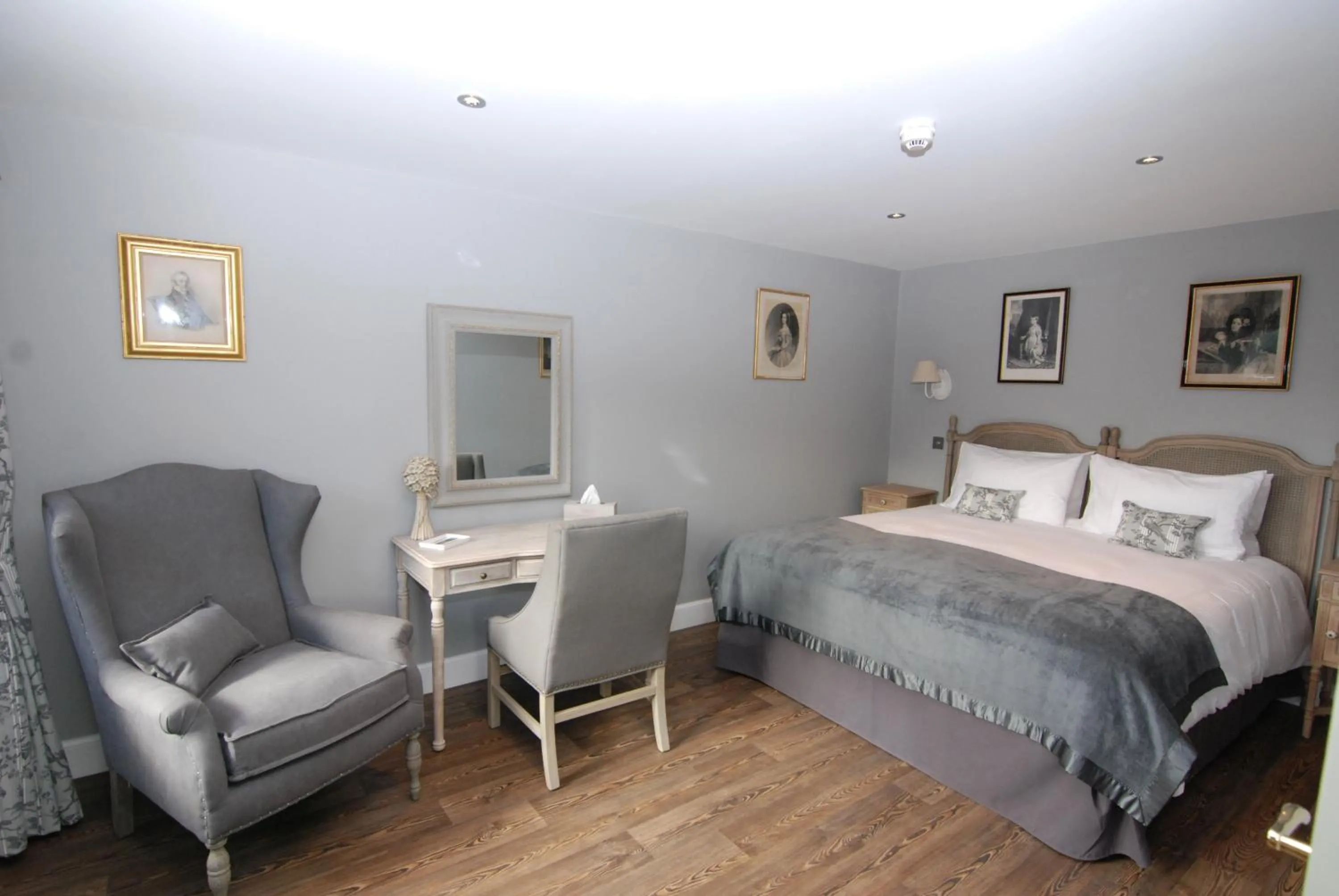 Bedroom, Bed in Meikleour Arms Hotel & Restaurant