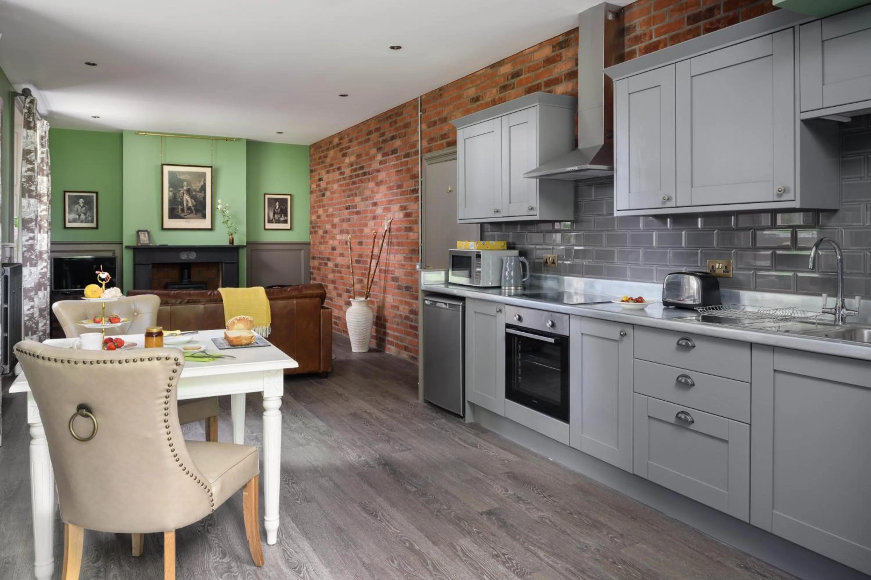 Living room in Meikleour Arms Hotel & Restaurant