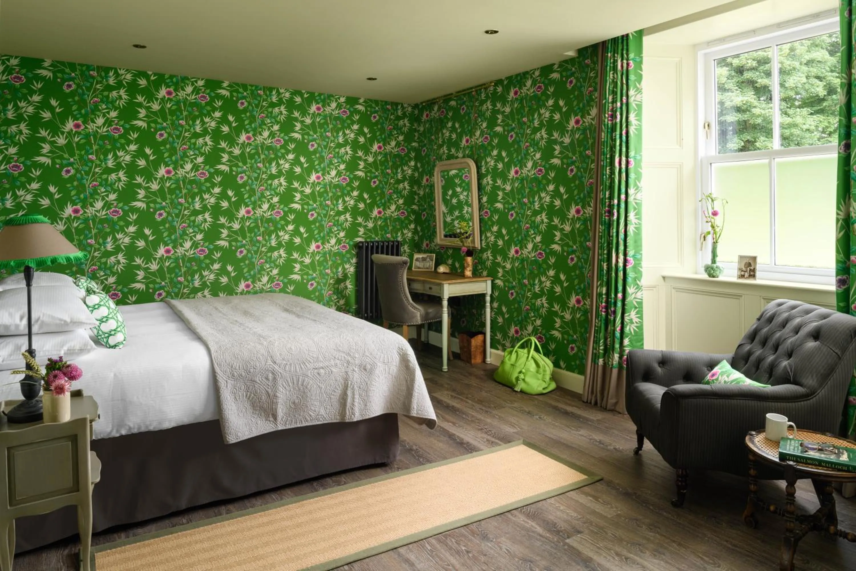 Bed in Meikleour Arms Hotel & Restaurant