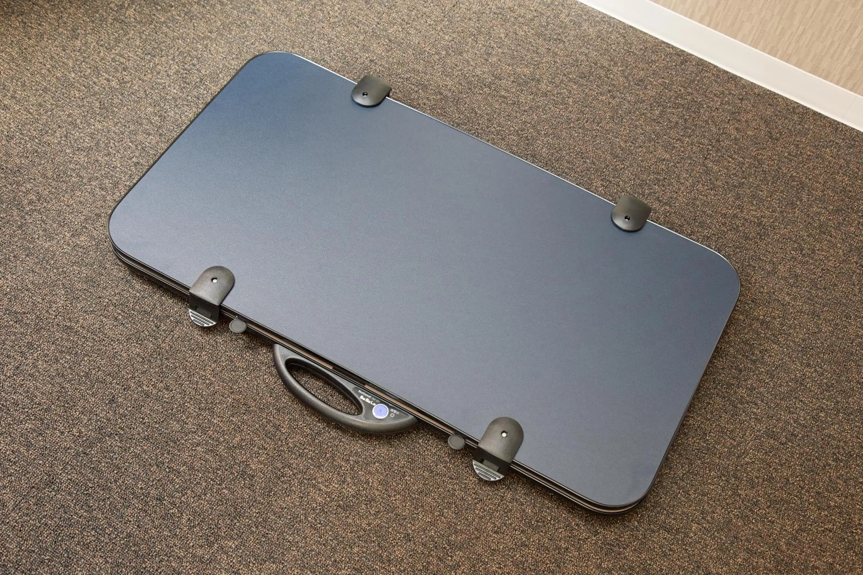 trouser press in Ginza International Hotel