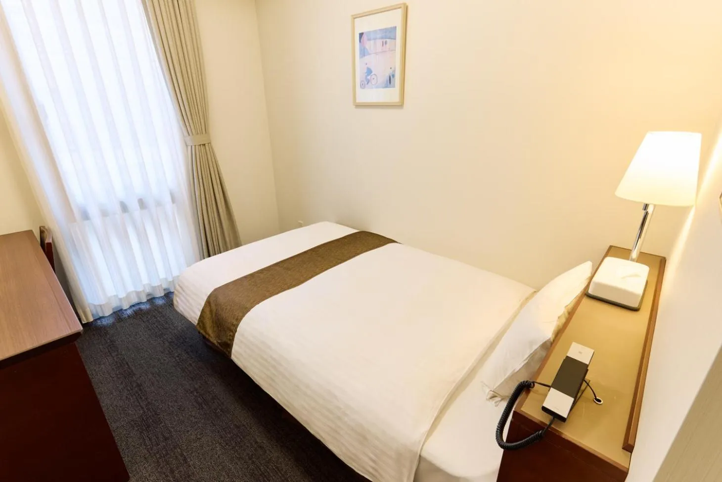 Photo of the whole room, Bed in Ginza International Hotel