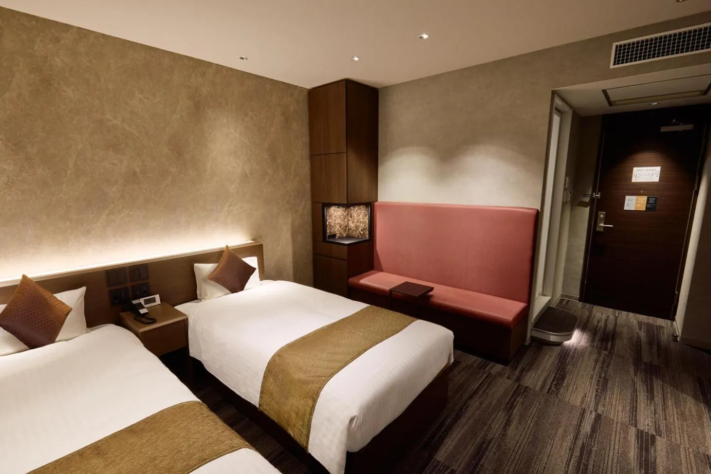 Bed in Ginza International Hotel