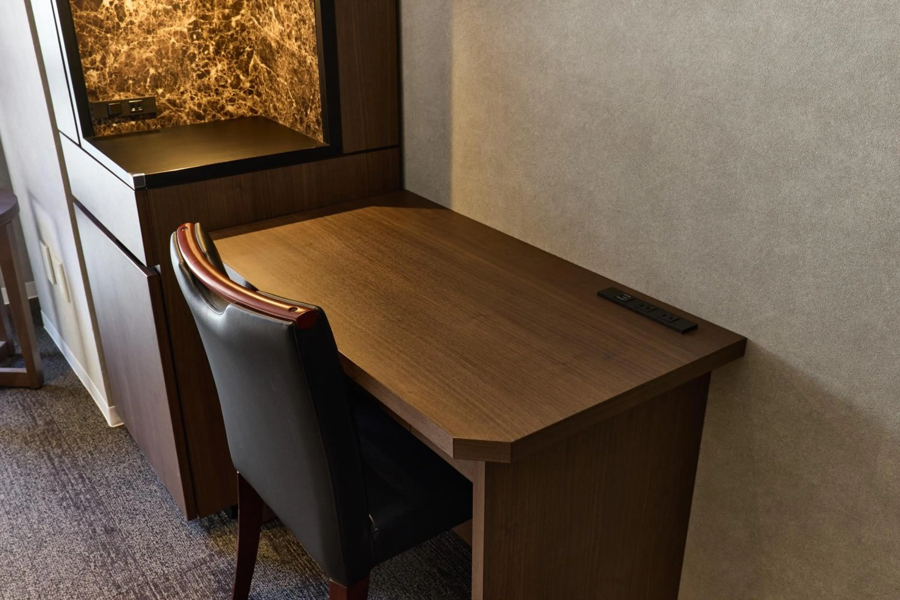 Decorative detail in Ginza International Hotel