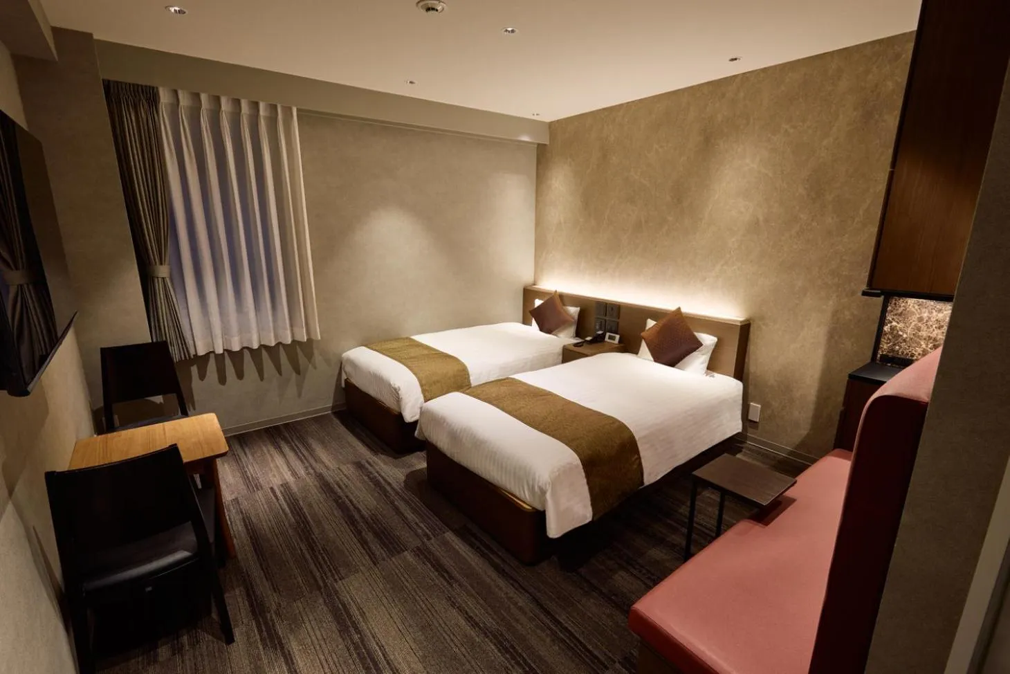 Bed in Ginza International Hotel