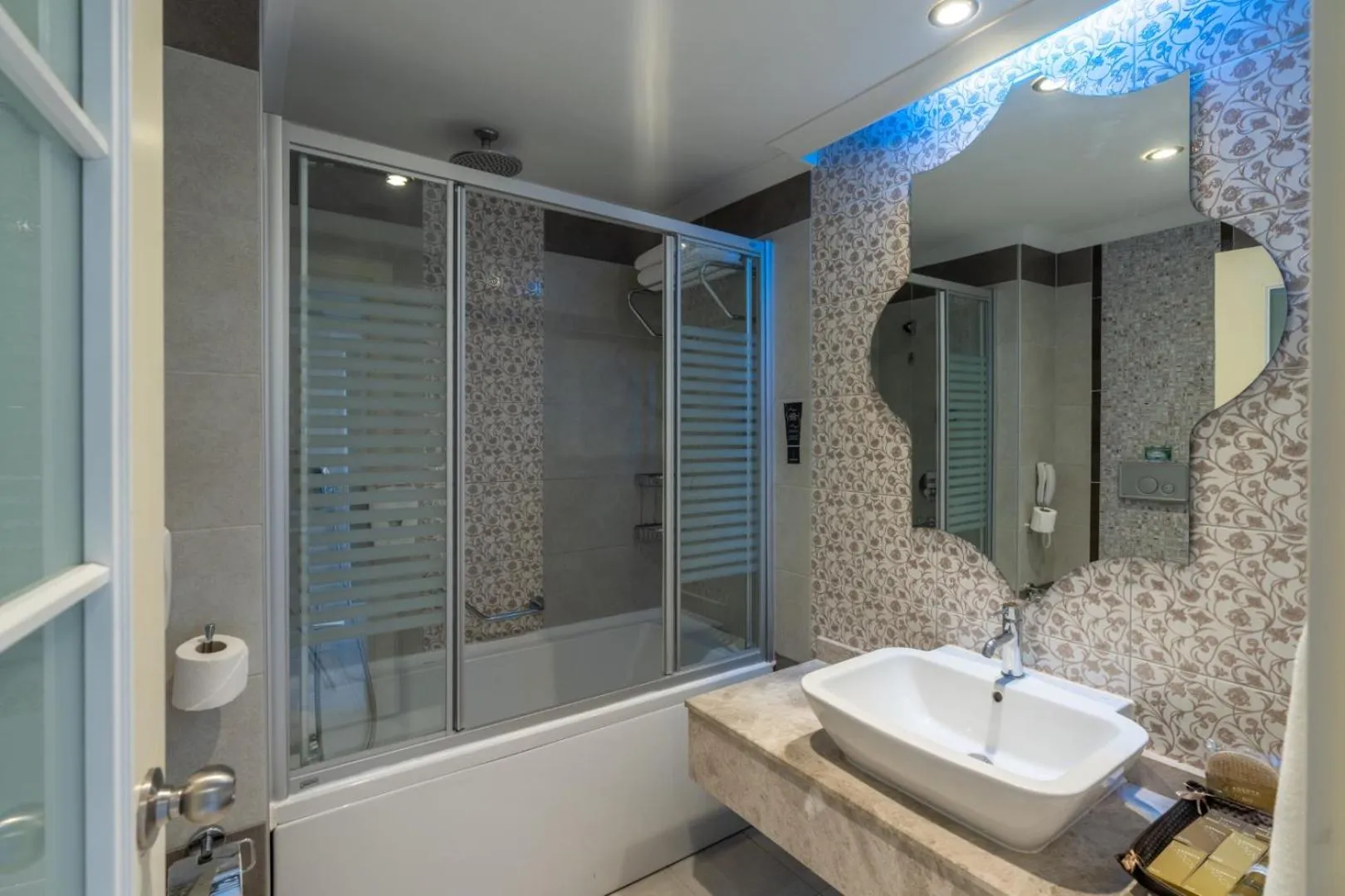 Bathroom in Adenya Hotel & Resort Halal All Inclusive