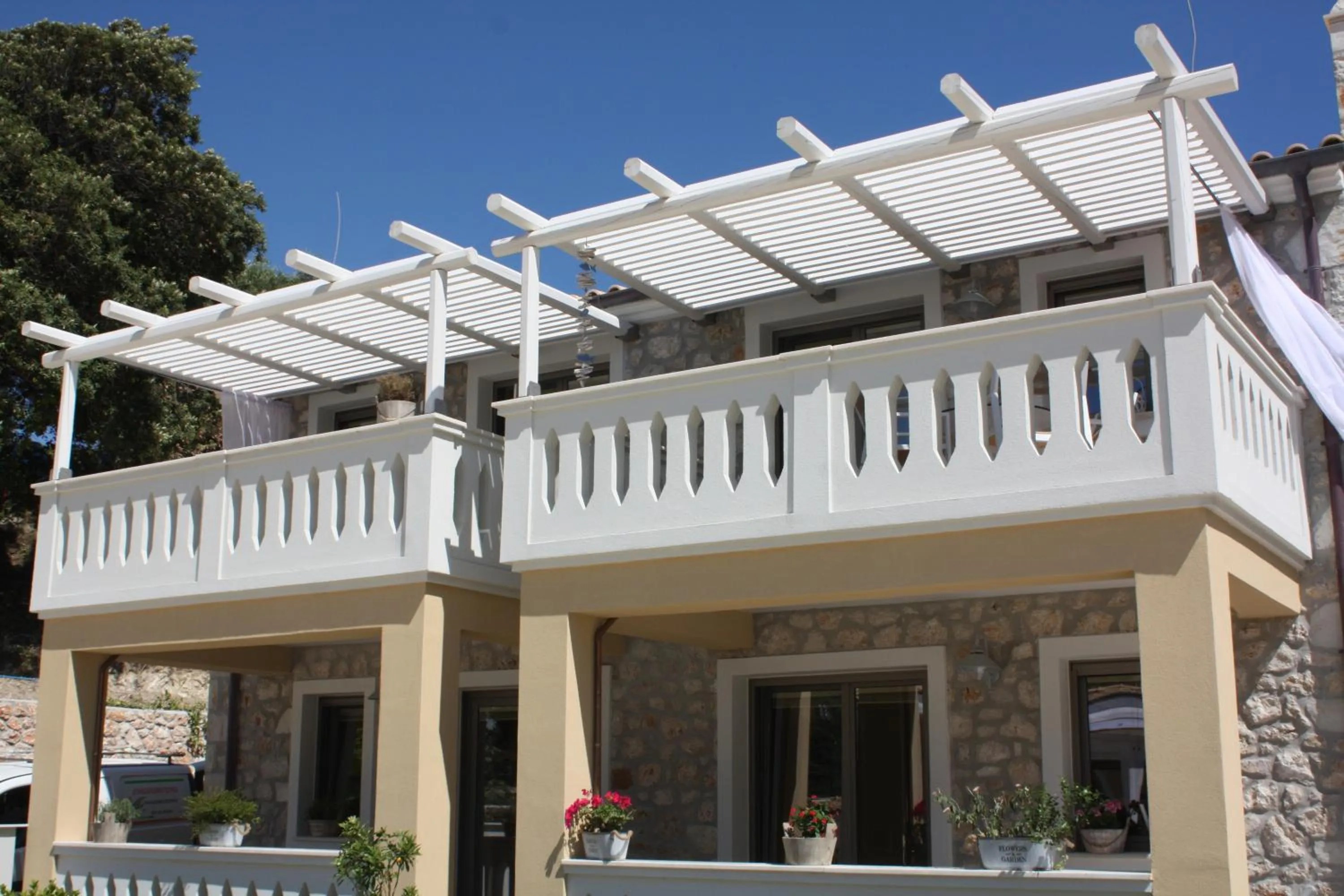 Anemolia Parga Suites