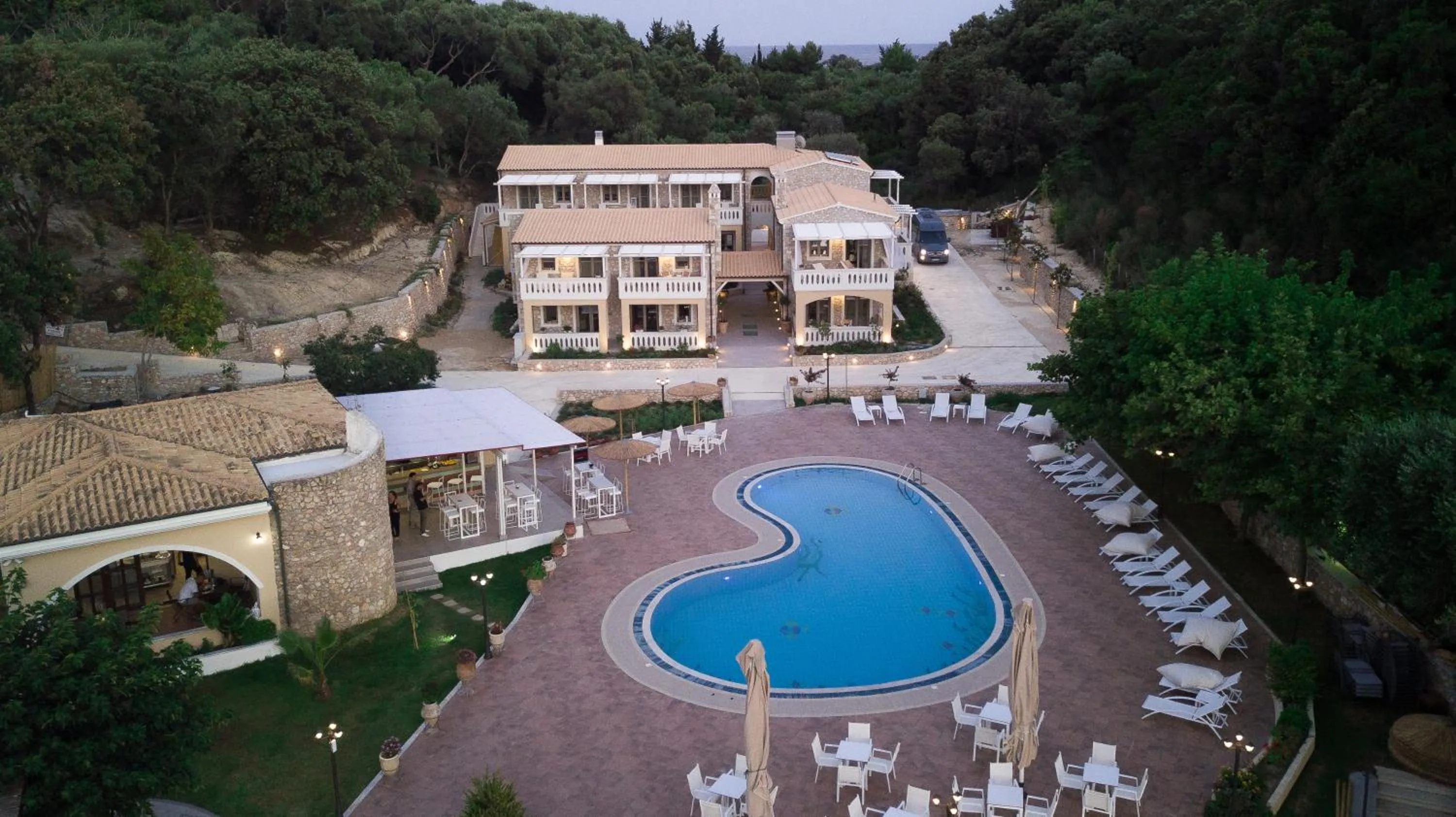Anemolia Parga Suites