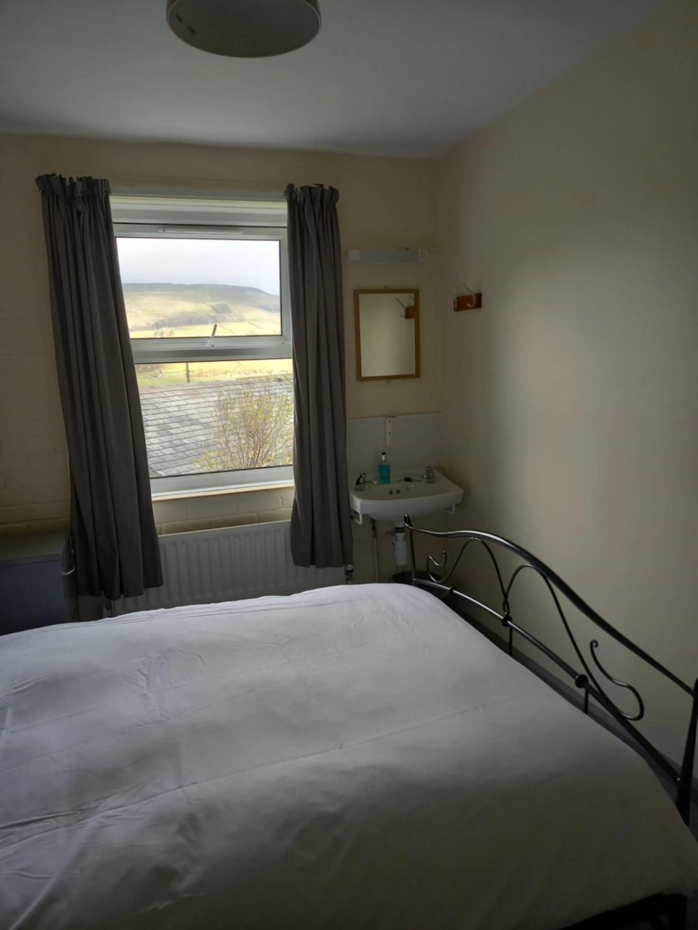 Bedroom, Bed in YHA Hawes