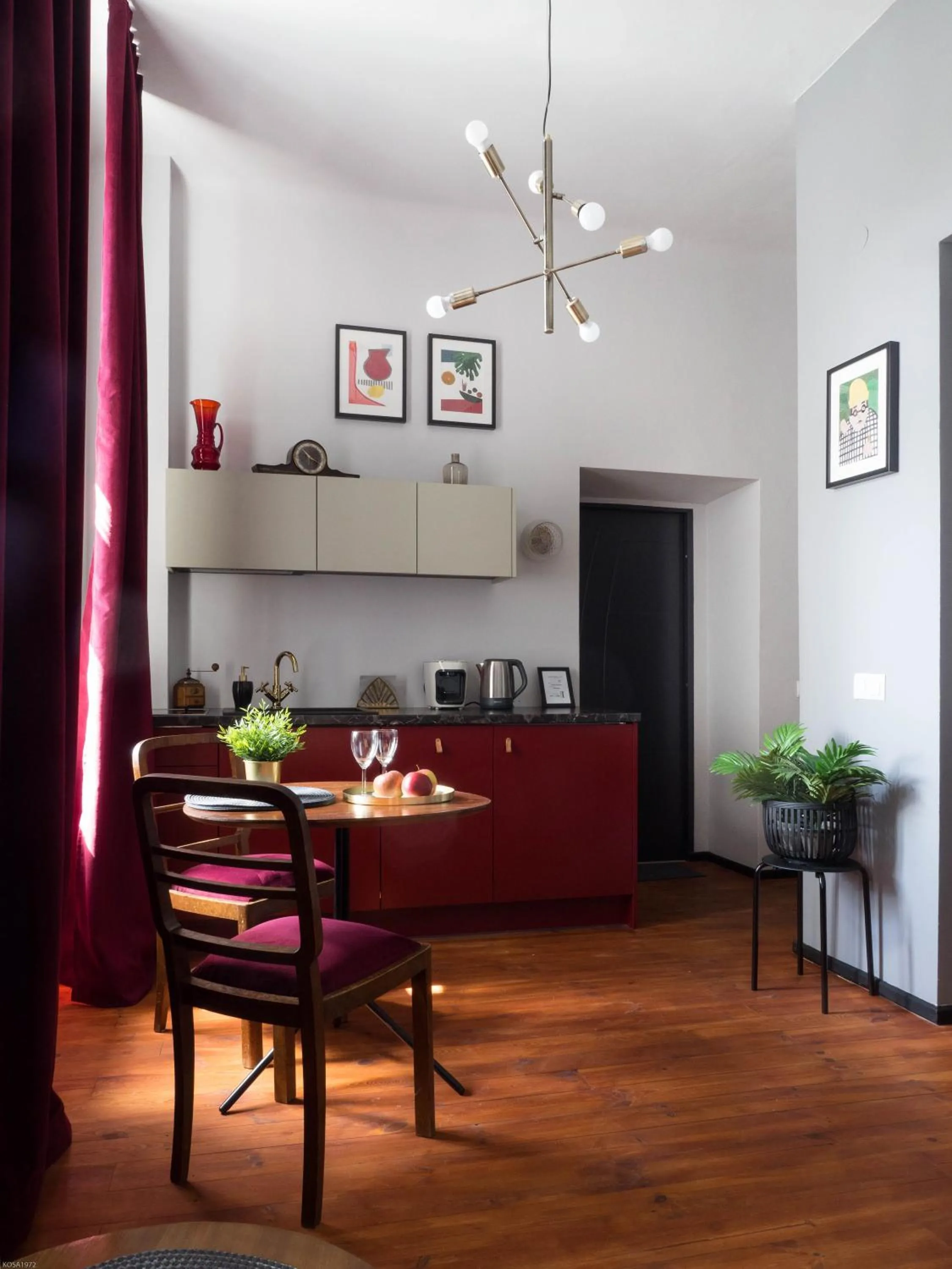 Kitchen or kitchenette in Aparthotel Nowy Świat 28