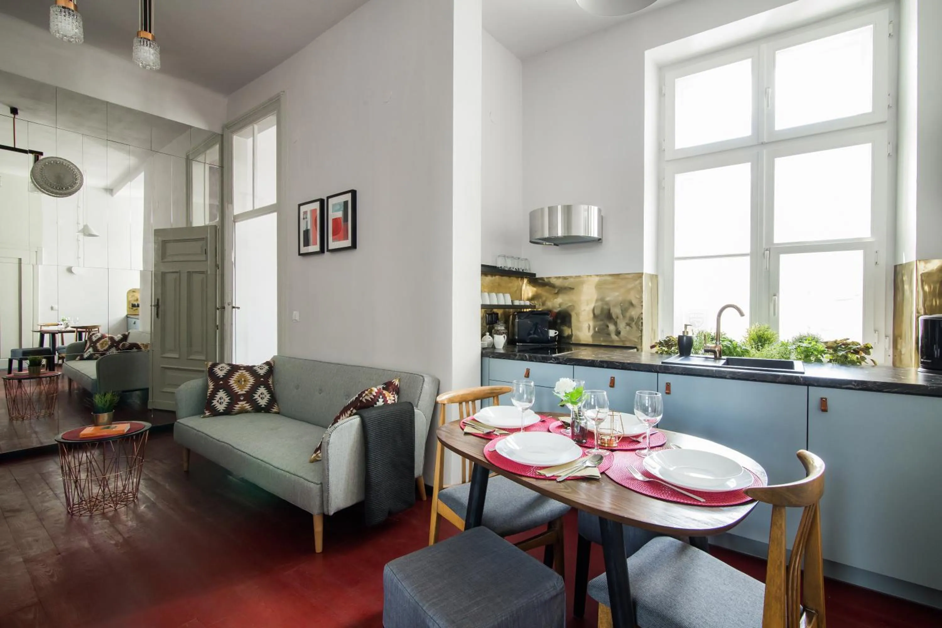 TV and multimedia in Aparthotel Nowy Świat 28