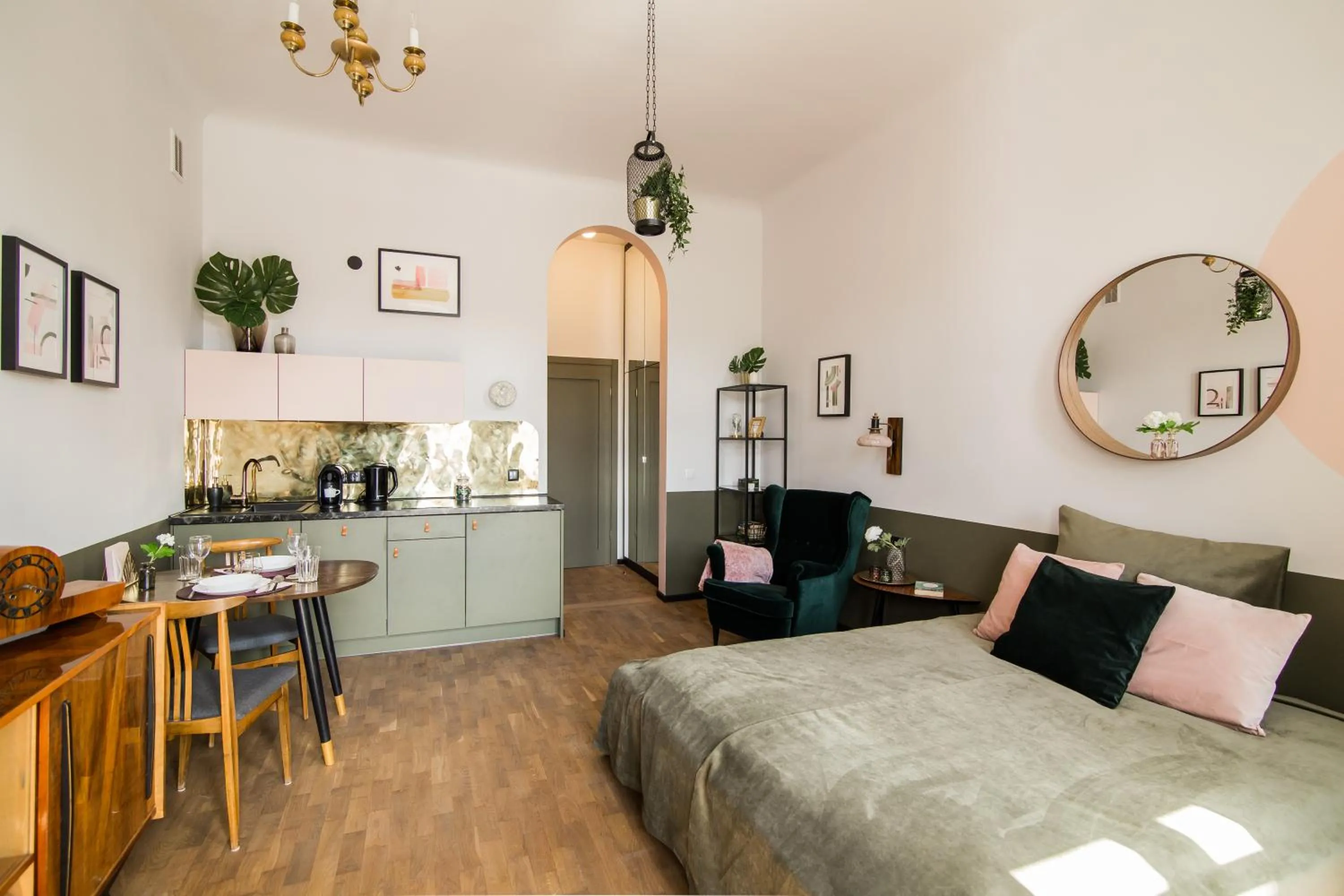 TV and multimedia in Aparthotel Nowy Świat 28