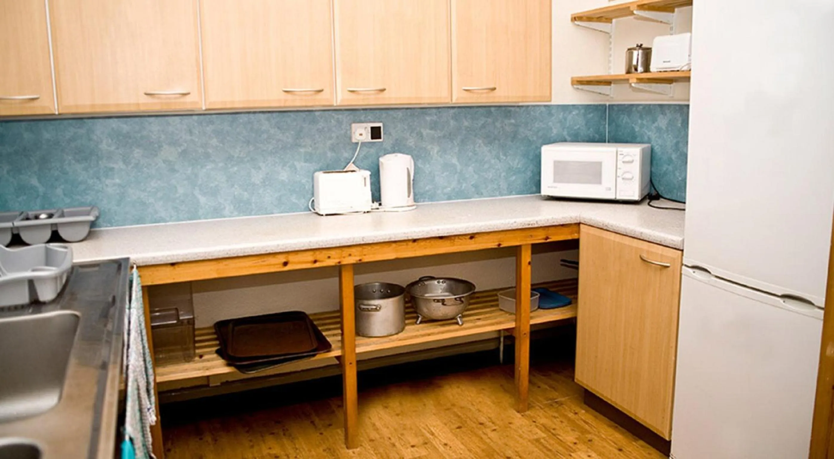 Kitchen or kitchenette in YHA Streatley on Thames
