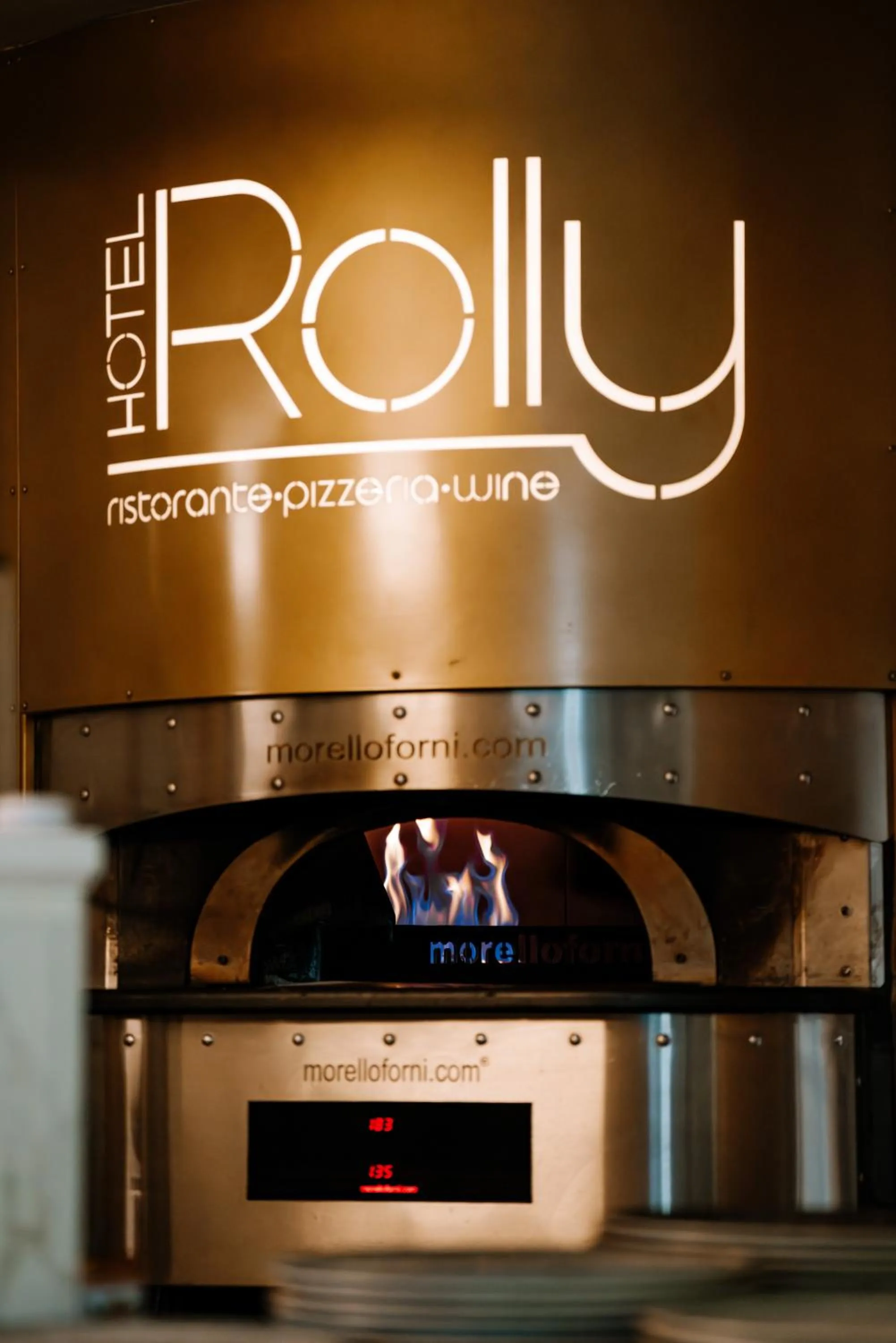 Restaurant/places to eat in Hotel Rolly
