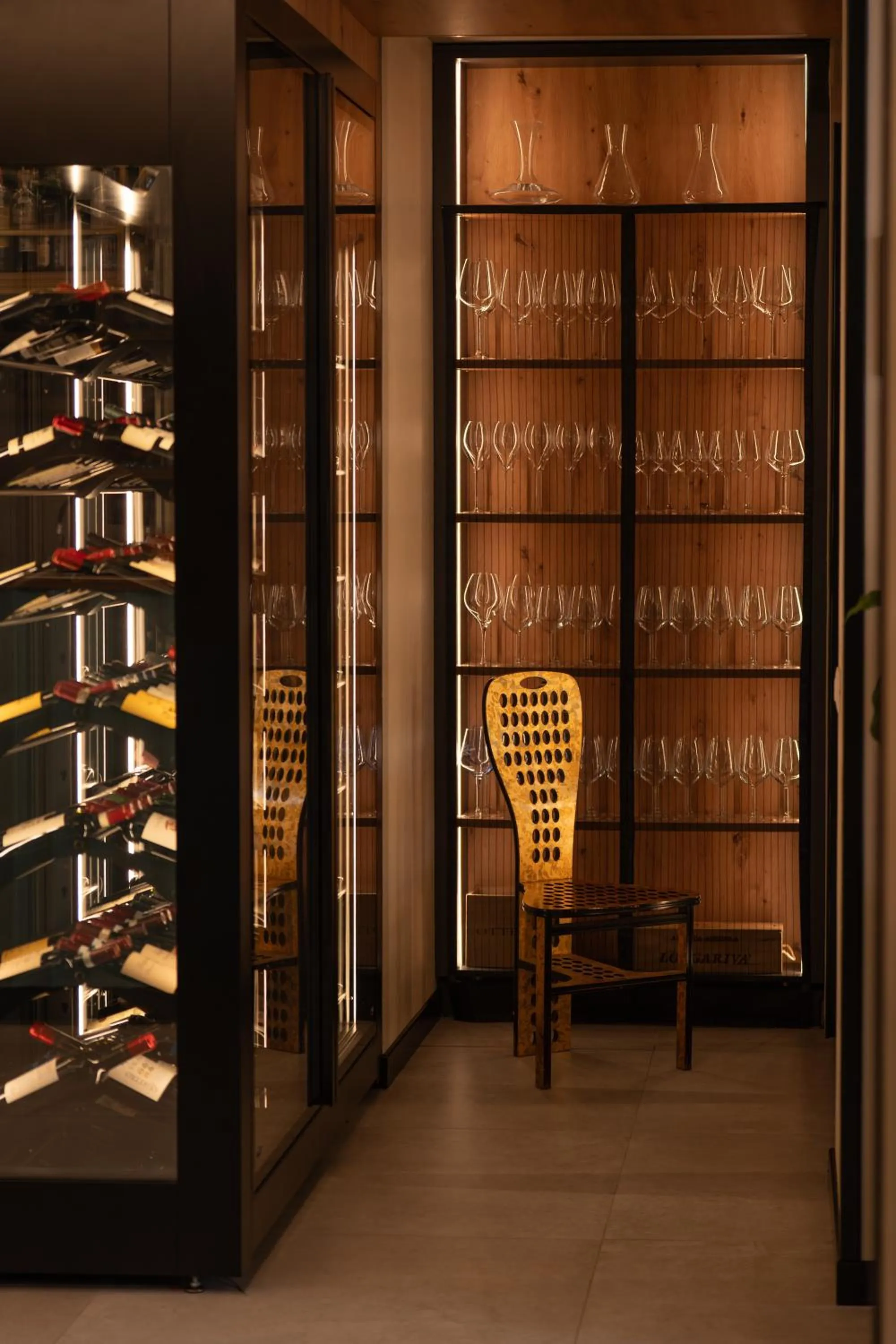 Restaurant/places to eat in Hotel Rolly