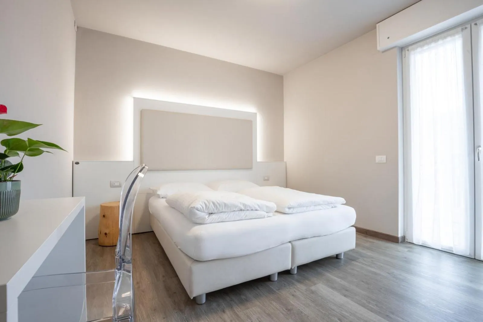 View (from property/room), Bed in Hotel Rolly