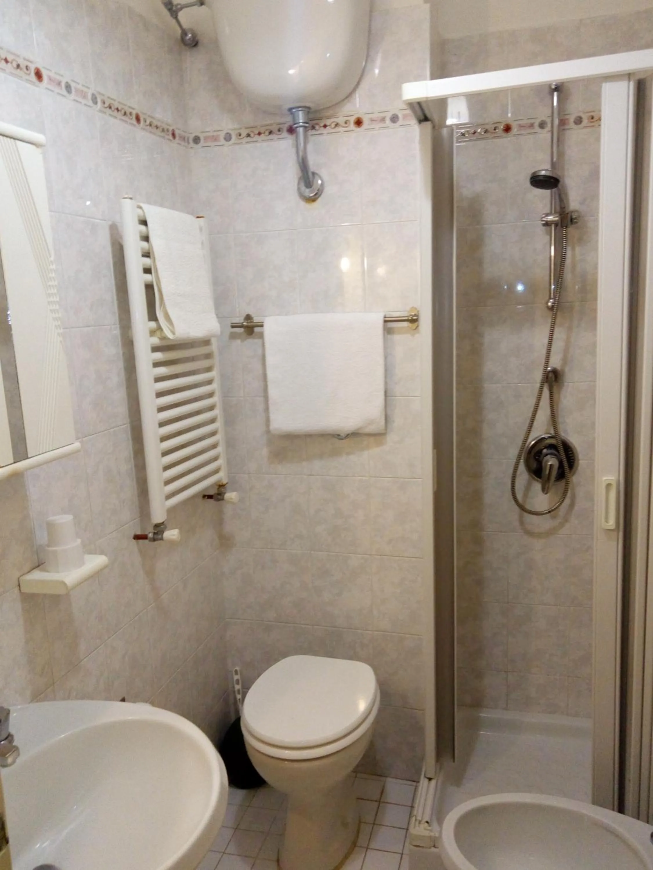 Bathroom in Hotel Fleming