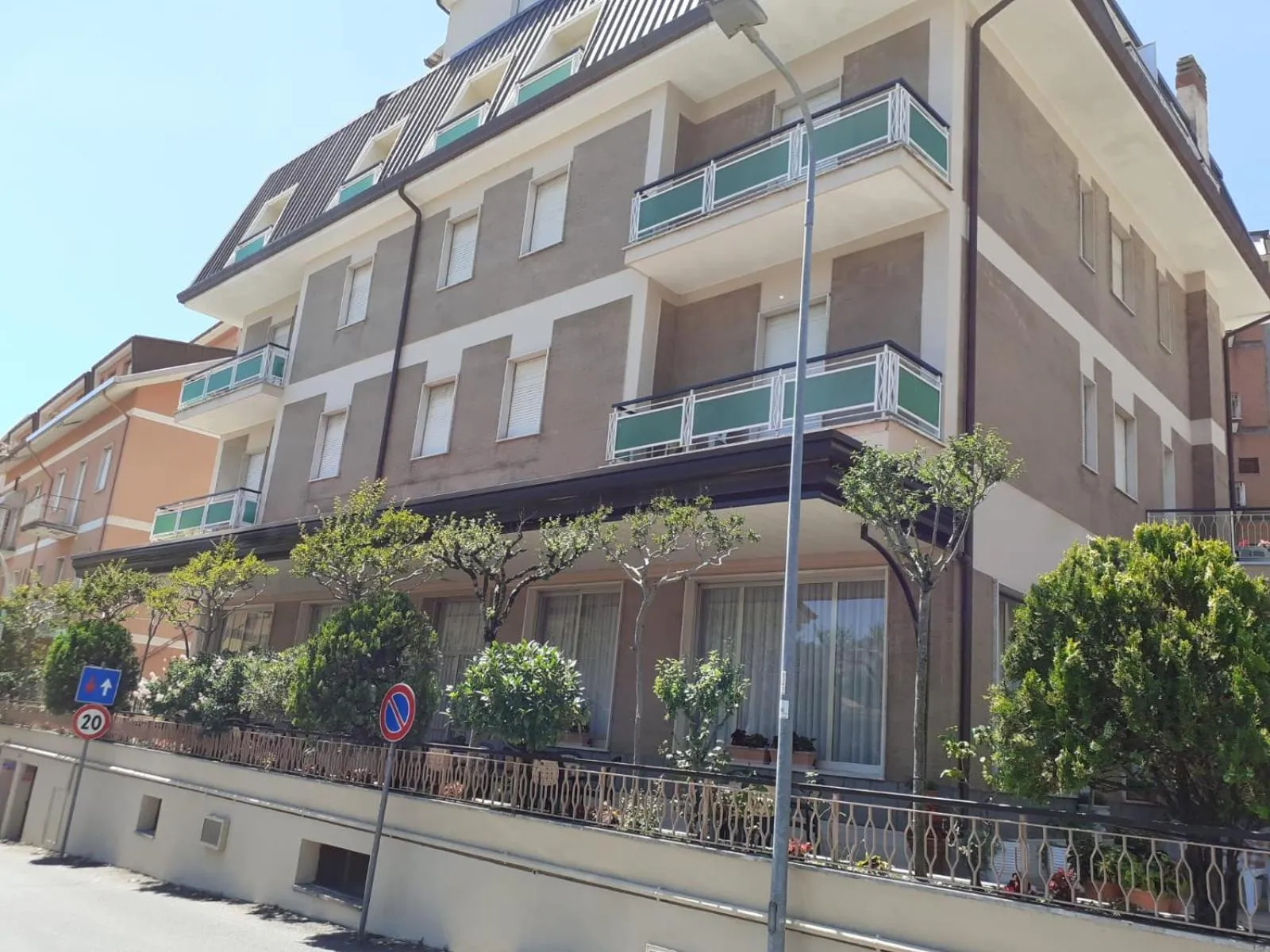 Property building in Hotel Fleming