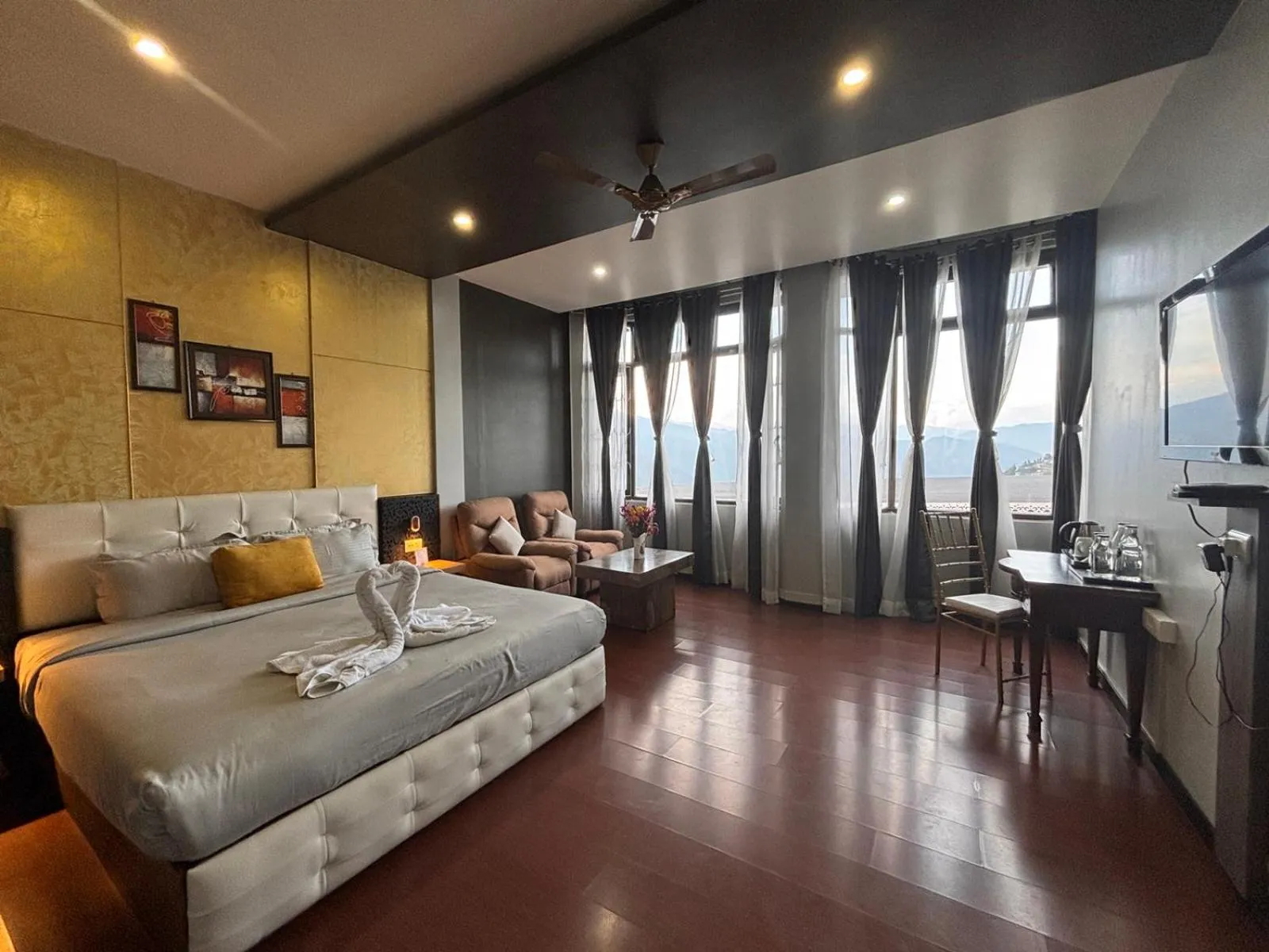 Bed in Sood's Himalayan Vista