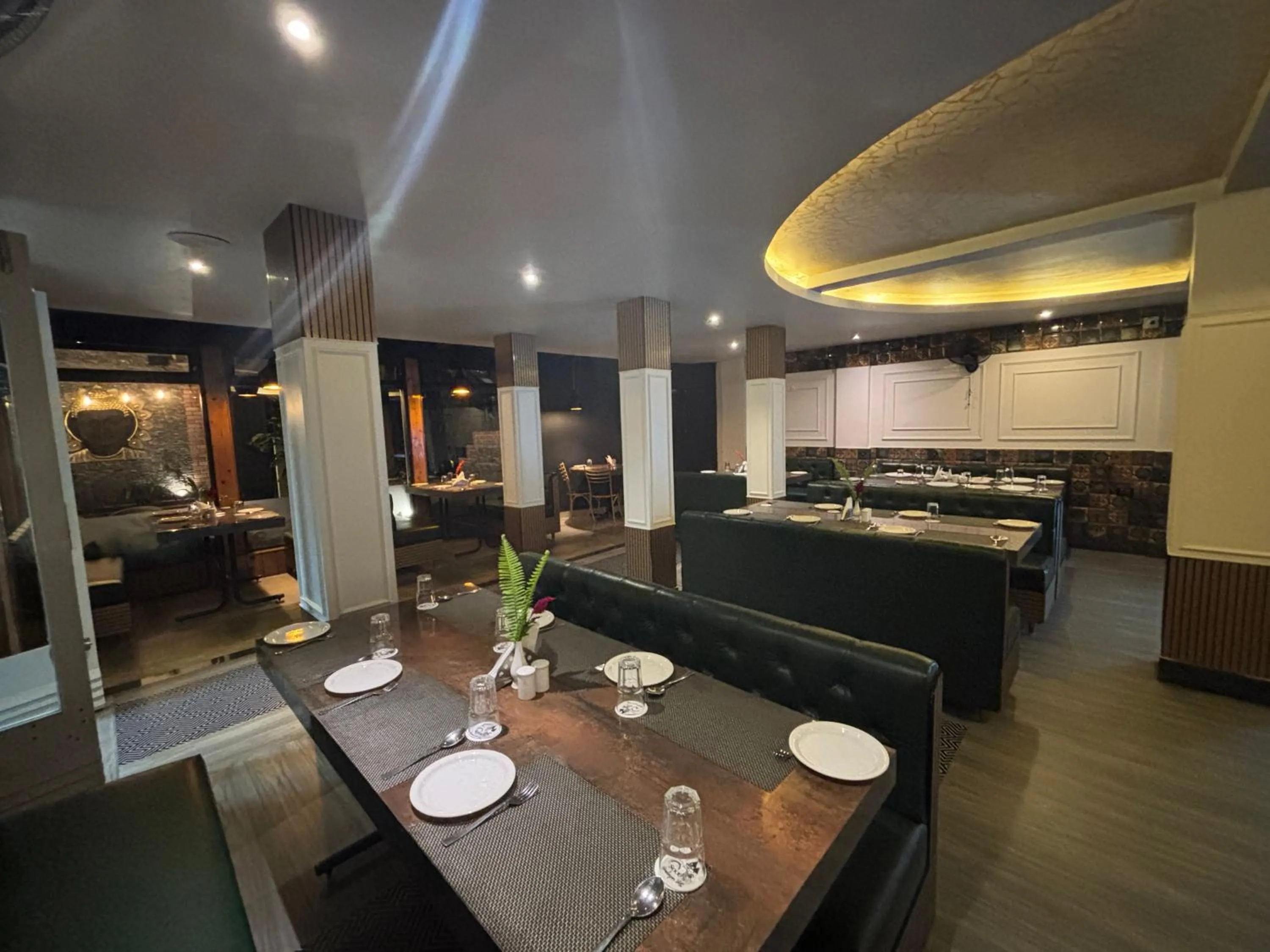 Restaurant/places to eat in Sood's Himalayan Vista