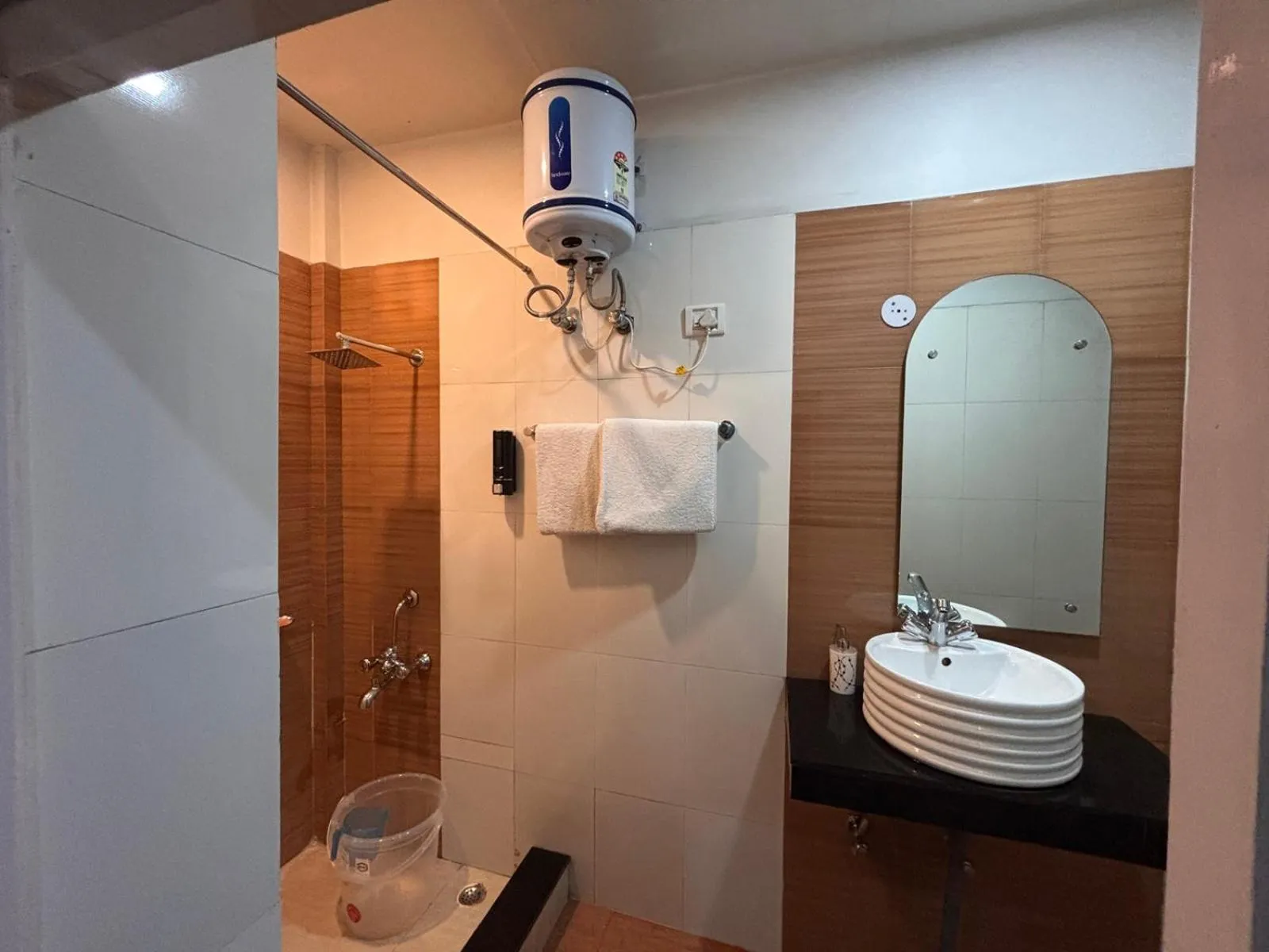 Shower in Sood's Himalayan Vista