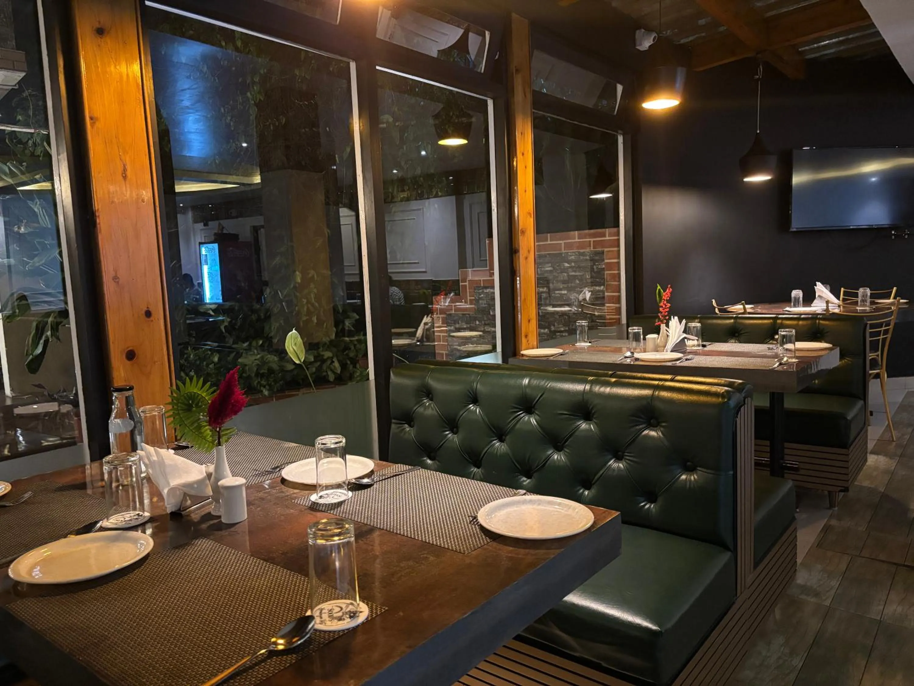 Restaurant/places to eat in Sood's Himalayan Vista