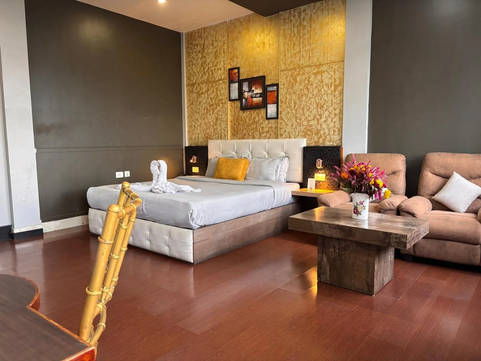 Living room in Sood's Himalayan Vista