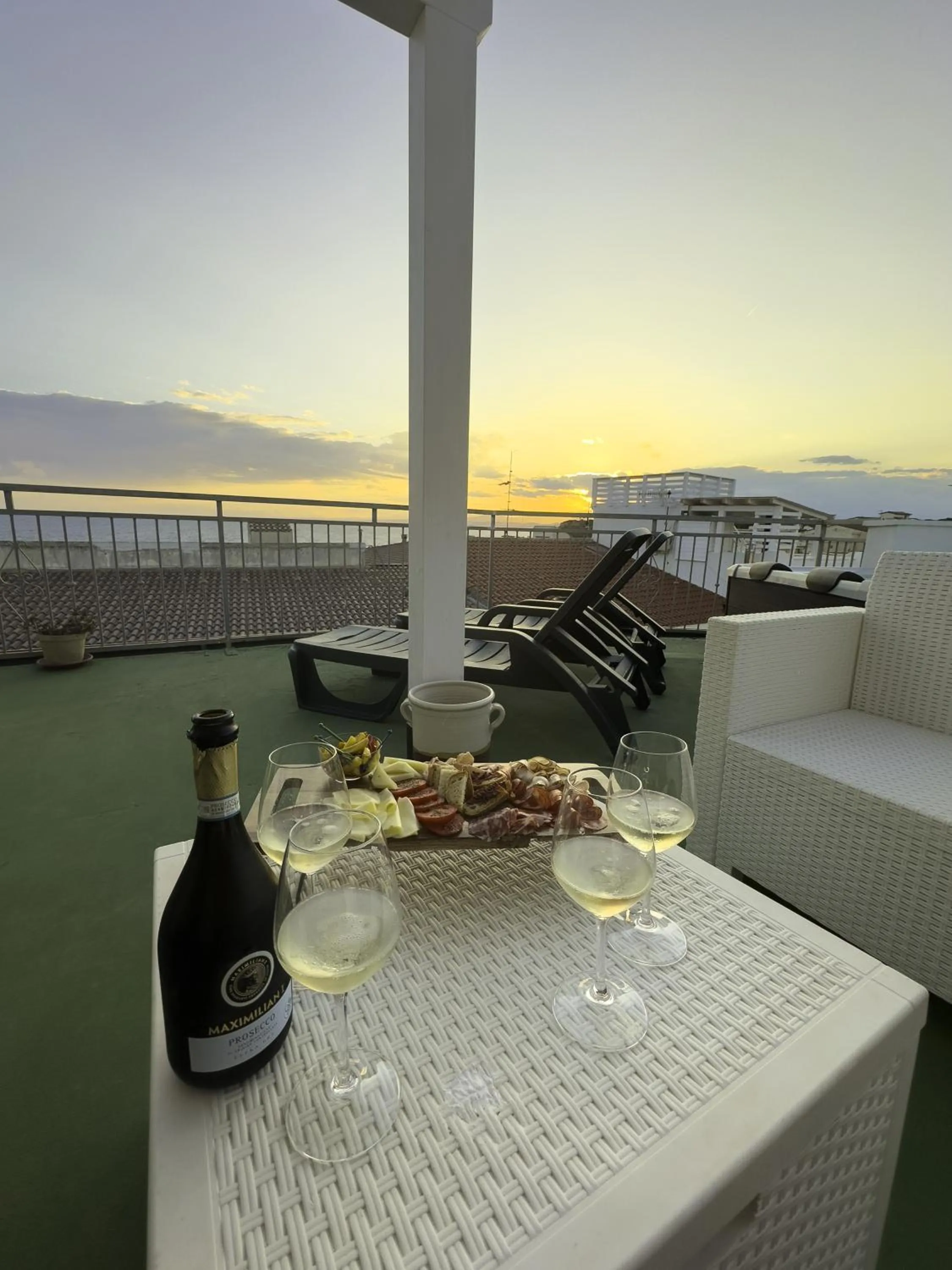 Balcony/Terrace in Four Winds B&B