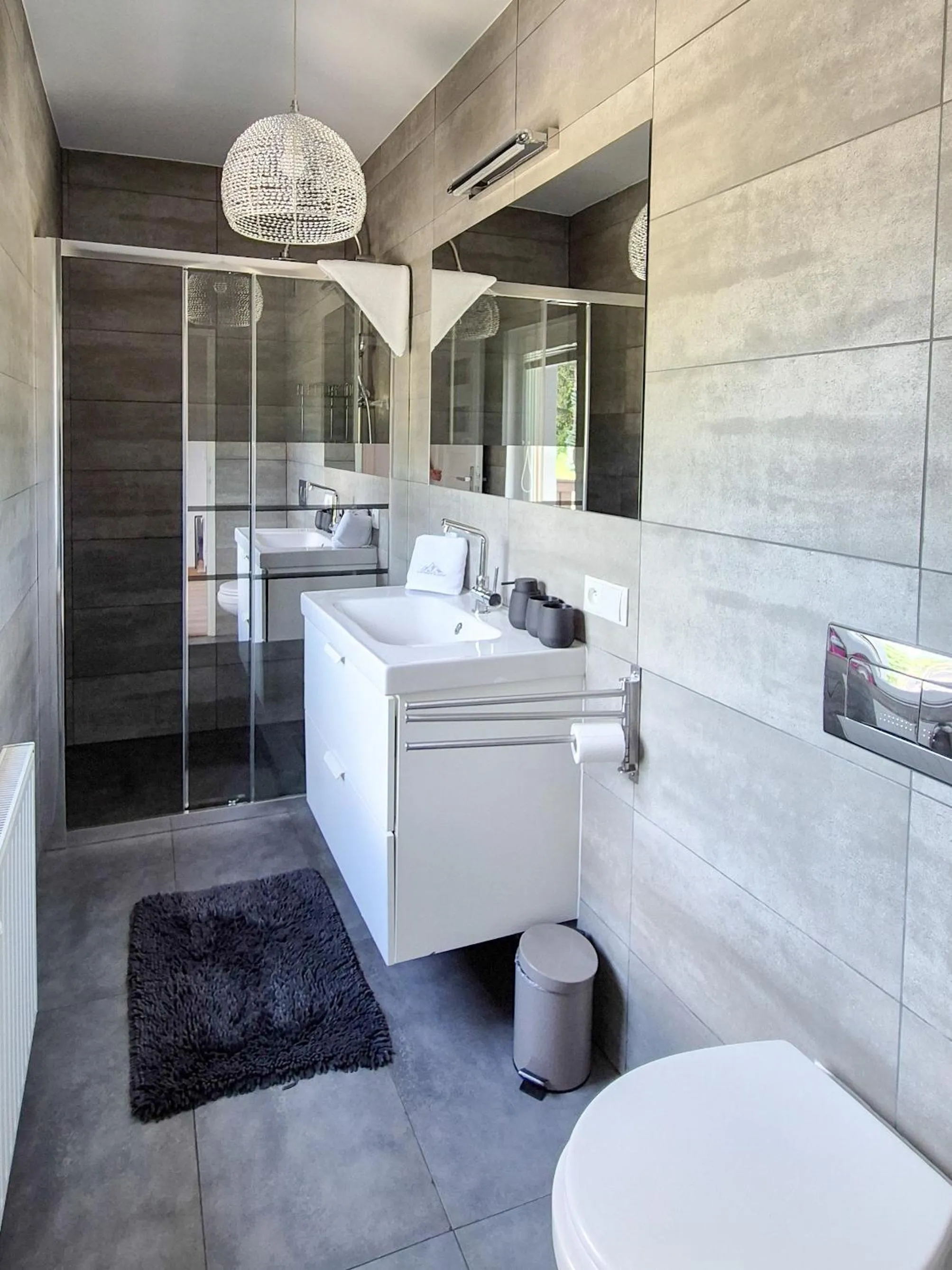 Shower in Apartamenty Alcatraz z jacuzzi