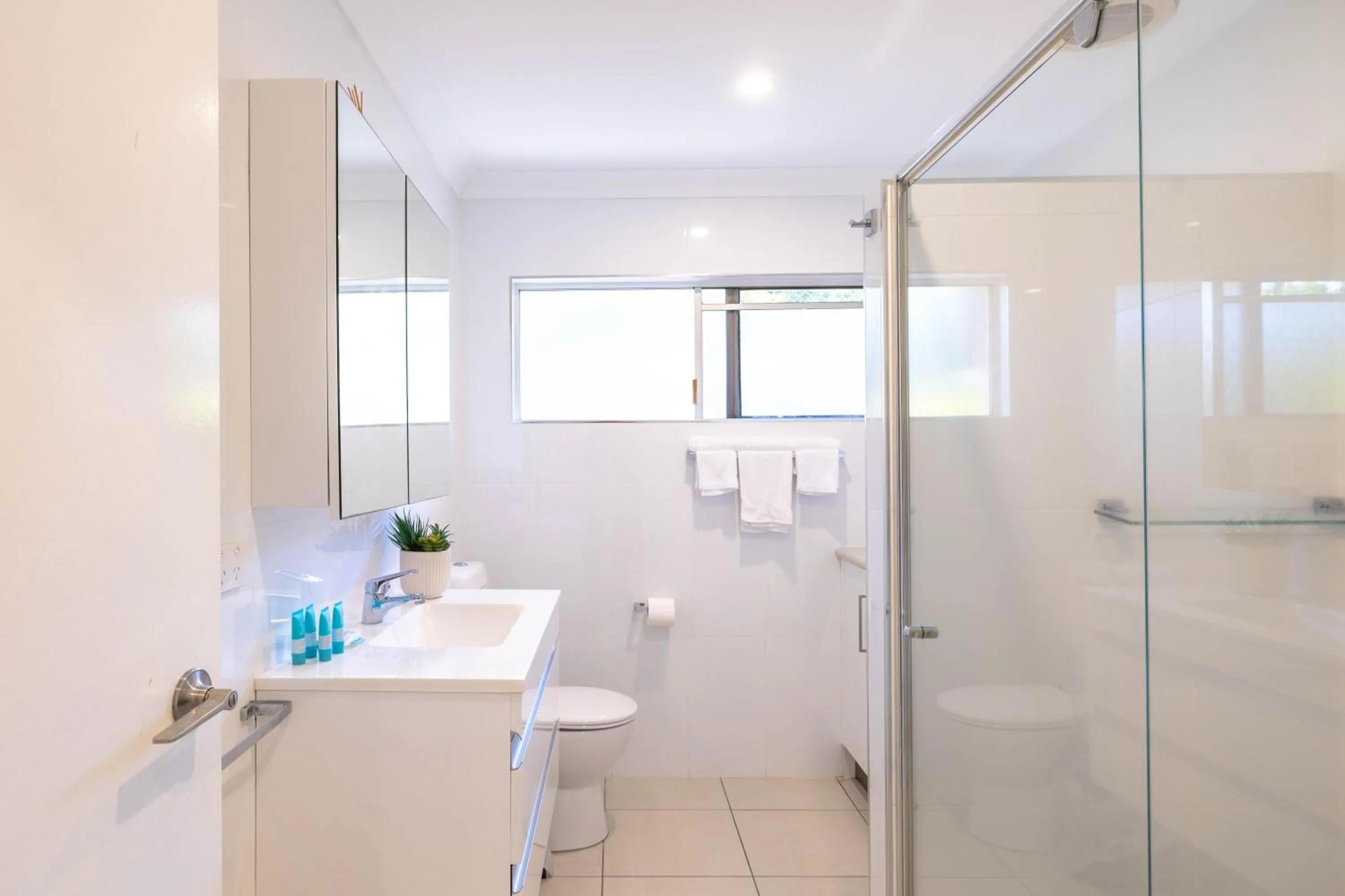 Bathroom in Lychee Tree Holiday Apartments
