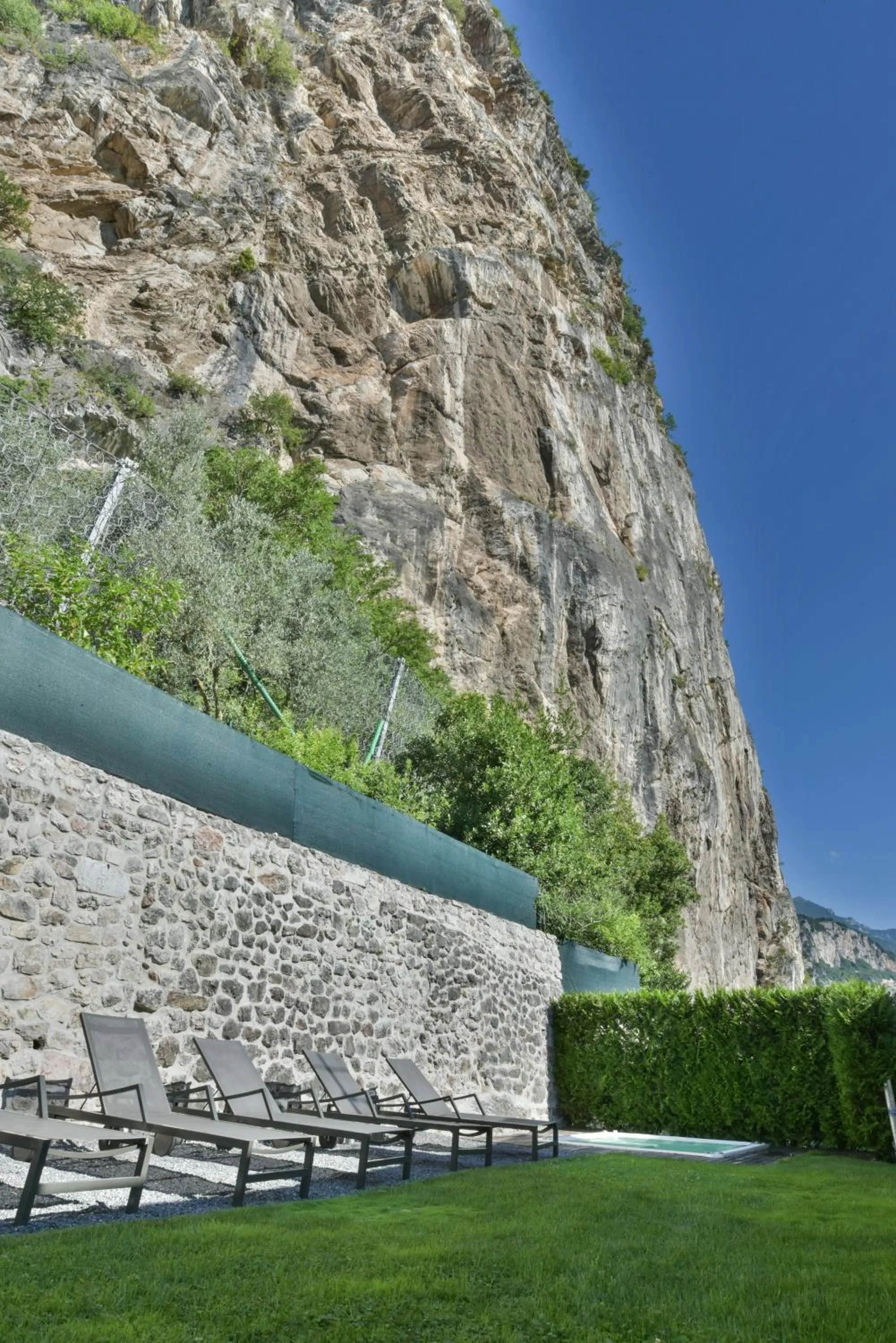 Hot Tub in On The Rock