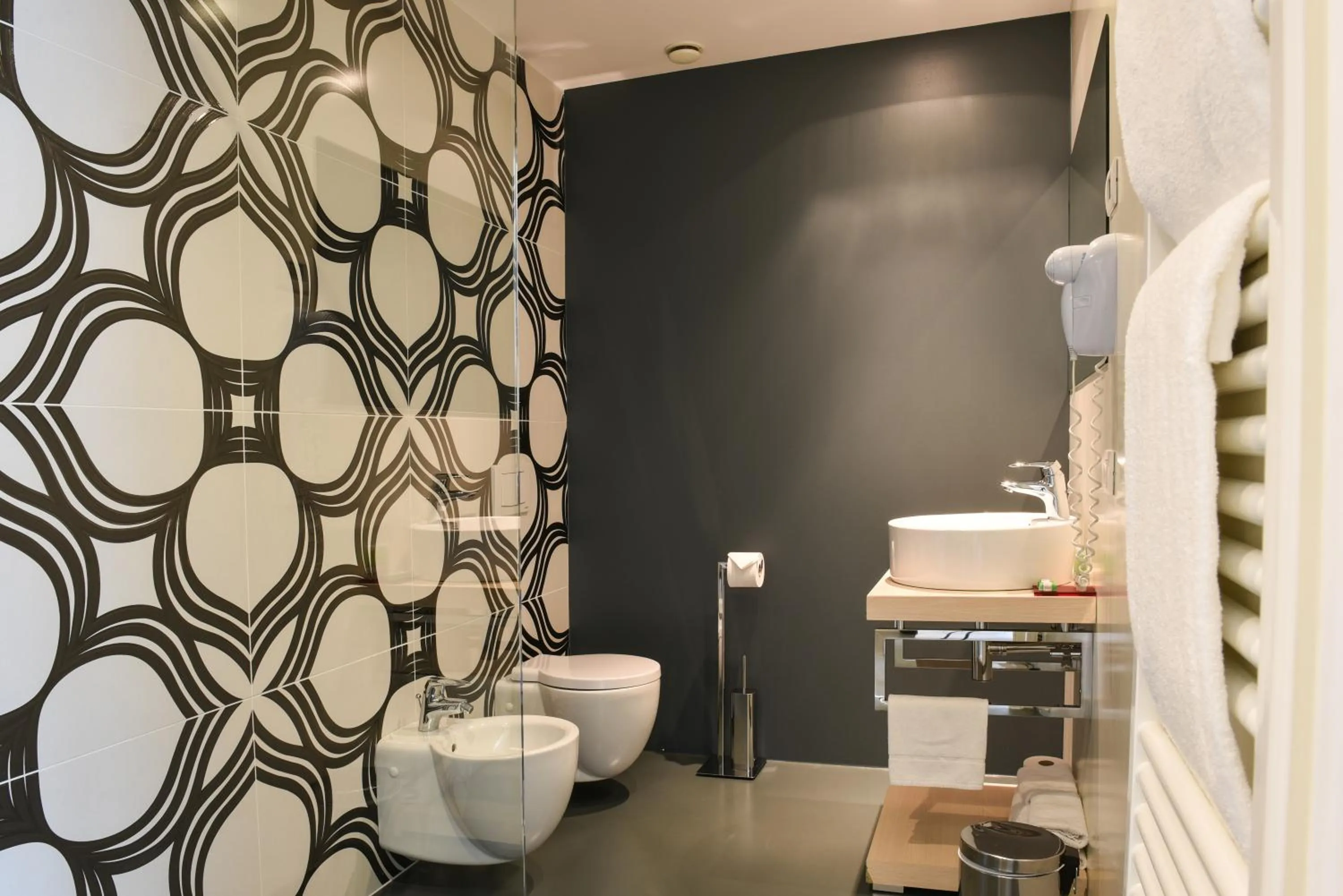 Toilet in On The Rock