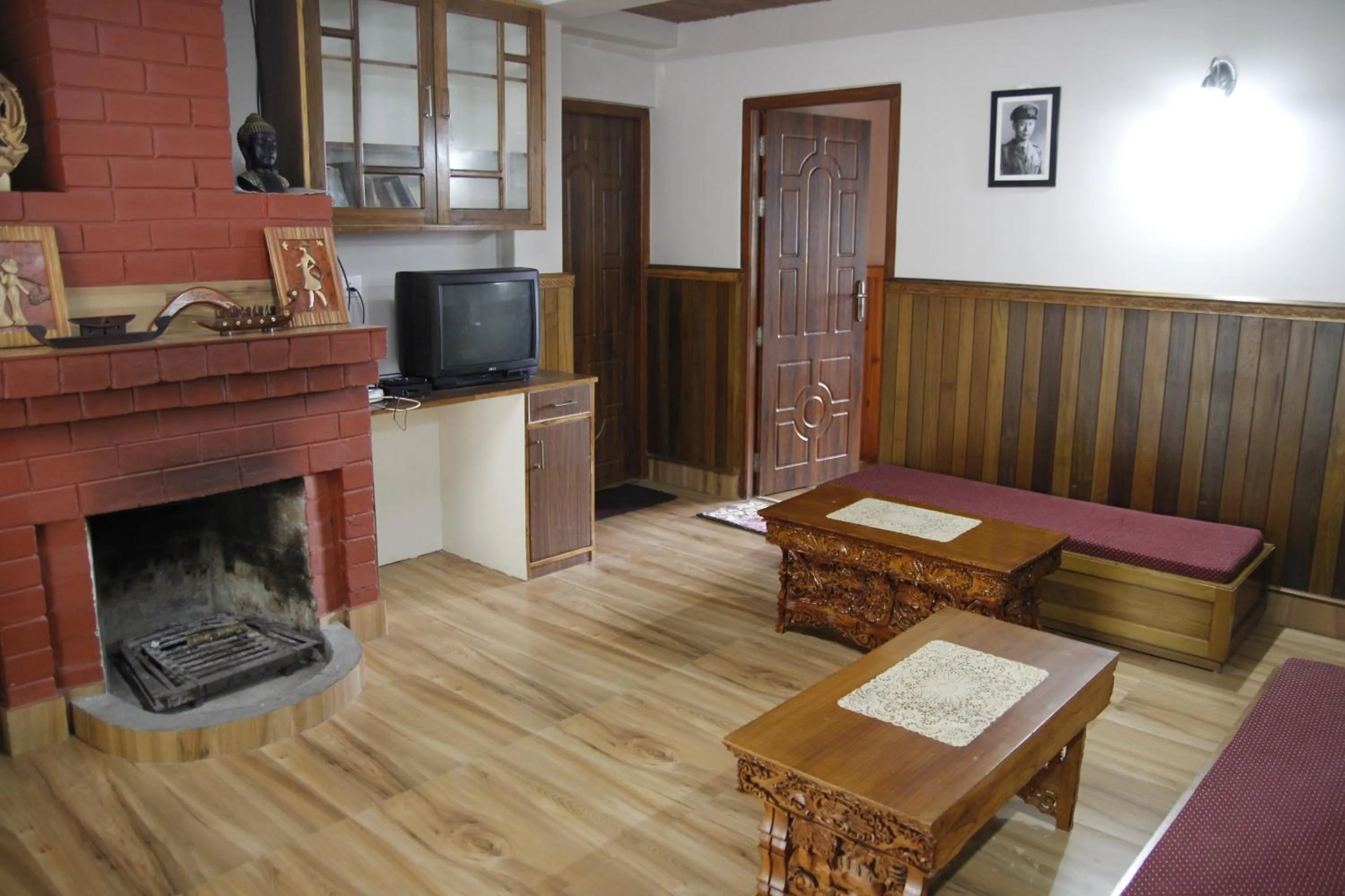 Communal lounge/ TV room in Vamoose Gomethang Homestay