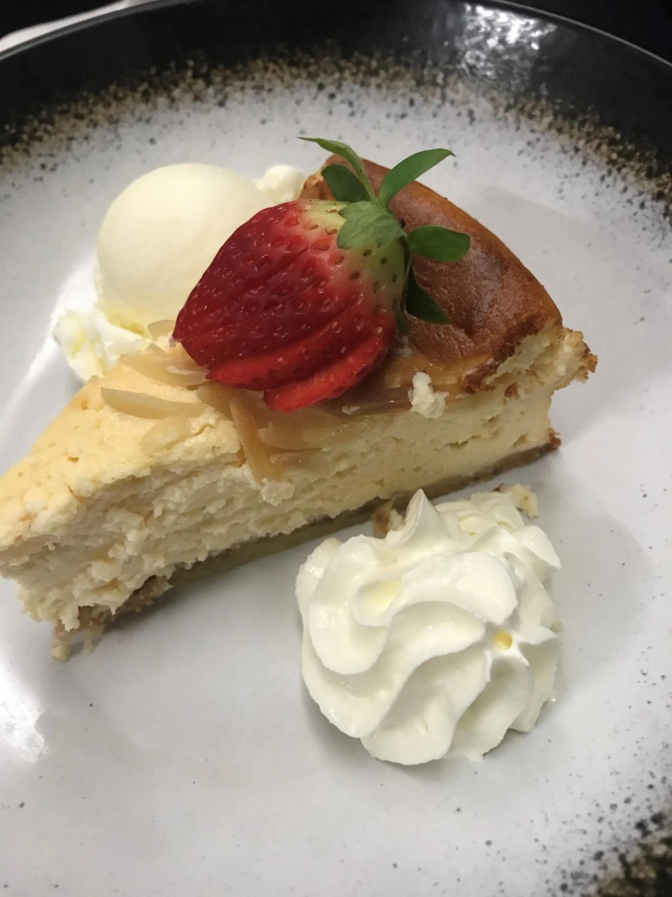 Restaurant/places to eat in Highpoint International Hotel