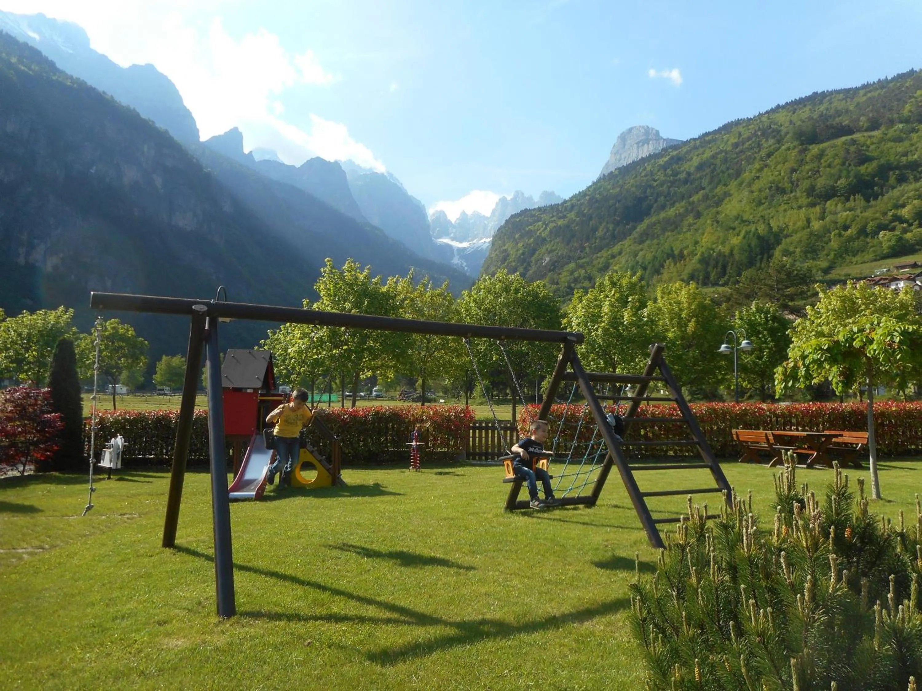 Garden in Garnì Lago Alpino