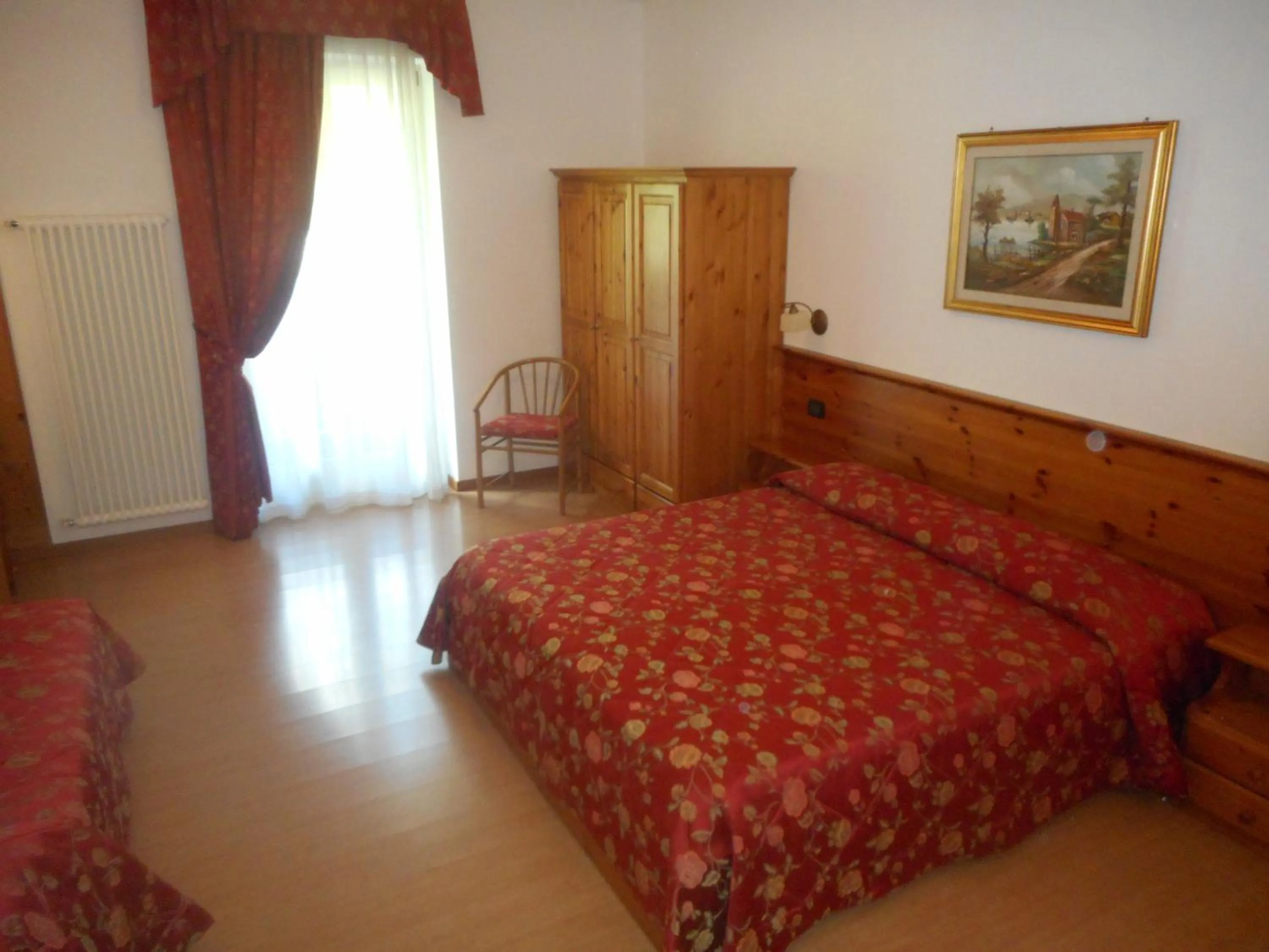 Photo of the whole room, Bed in Garnì Lago Alpino