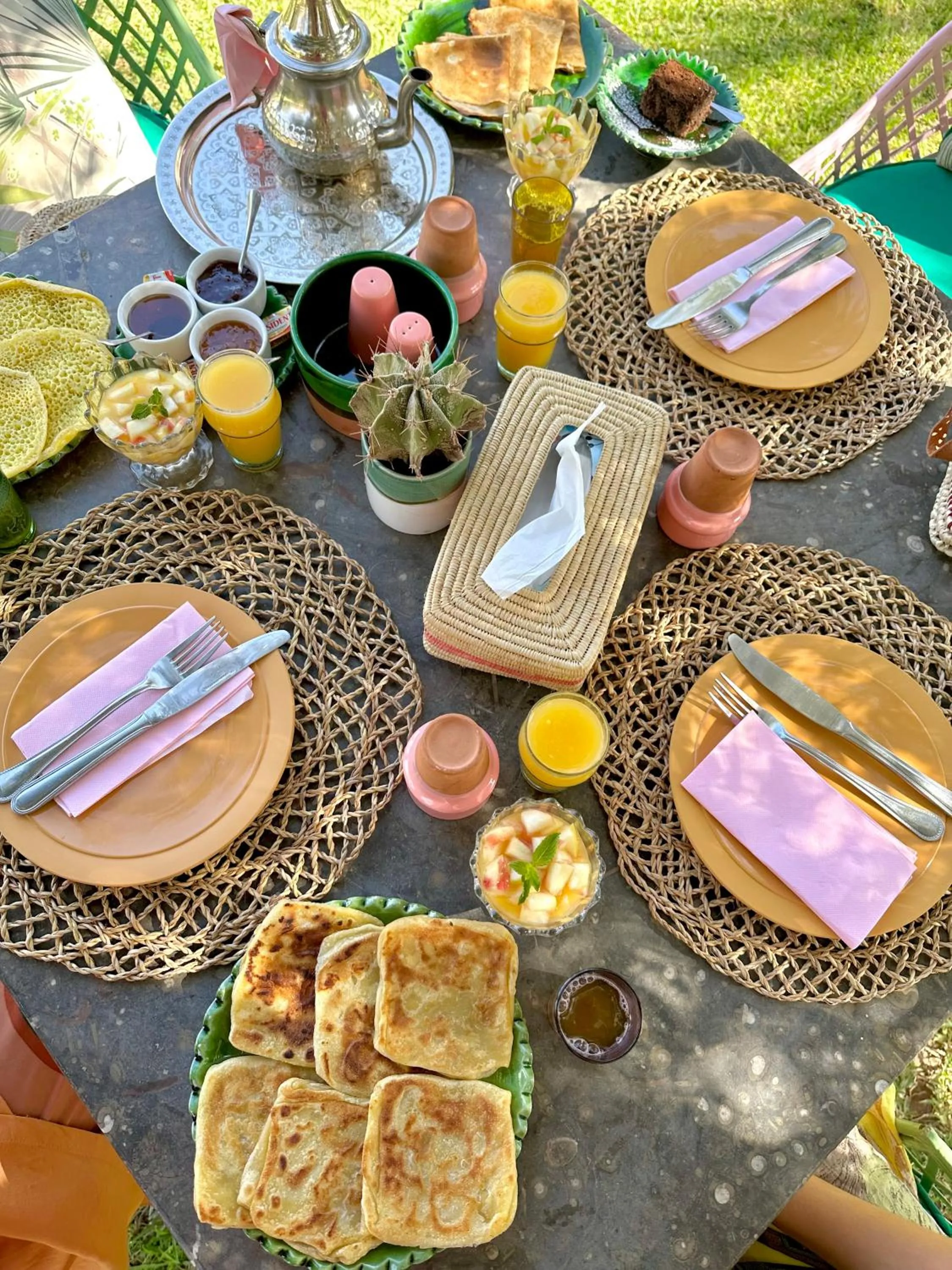 Breakfast in La Villa Des Golfs & PinkCactus