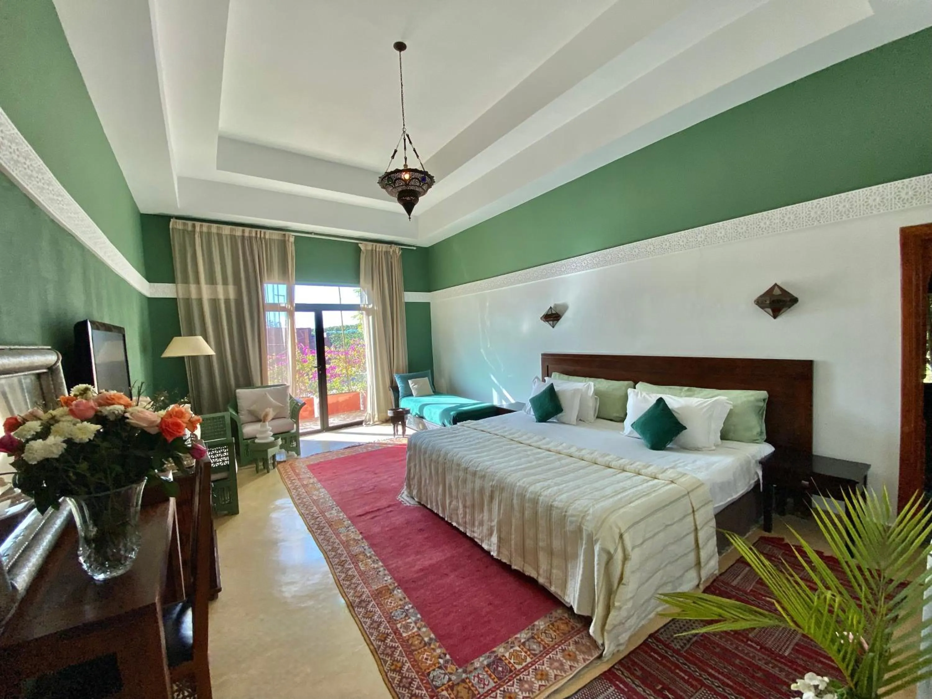 Bed in La Villa Des Golfs & PinkCactus