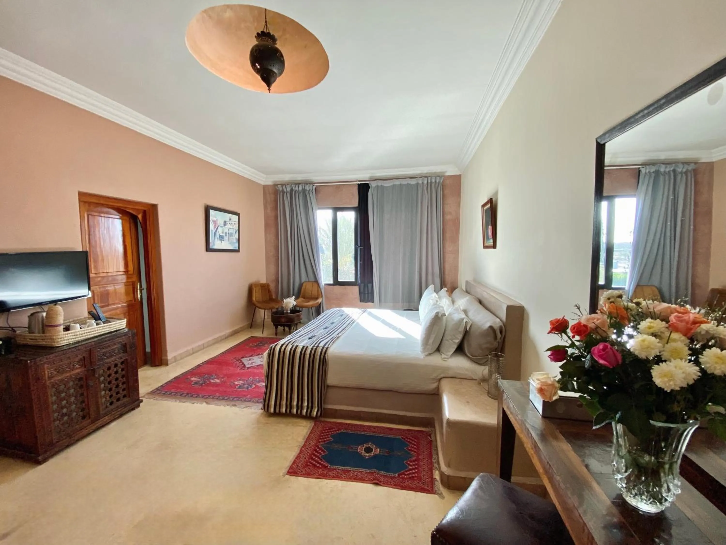 Photo of the whole room in La Villa Des Golfs & PinkCactus